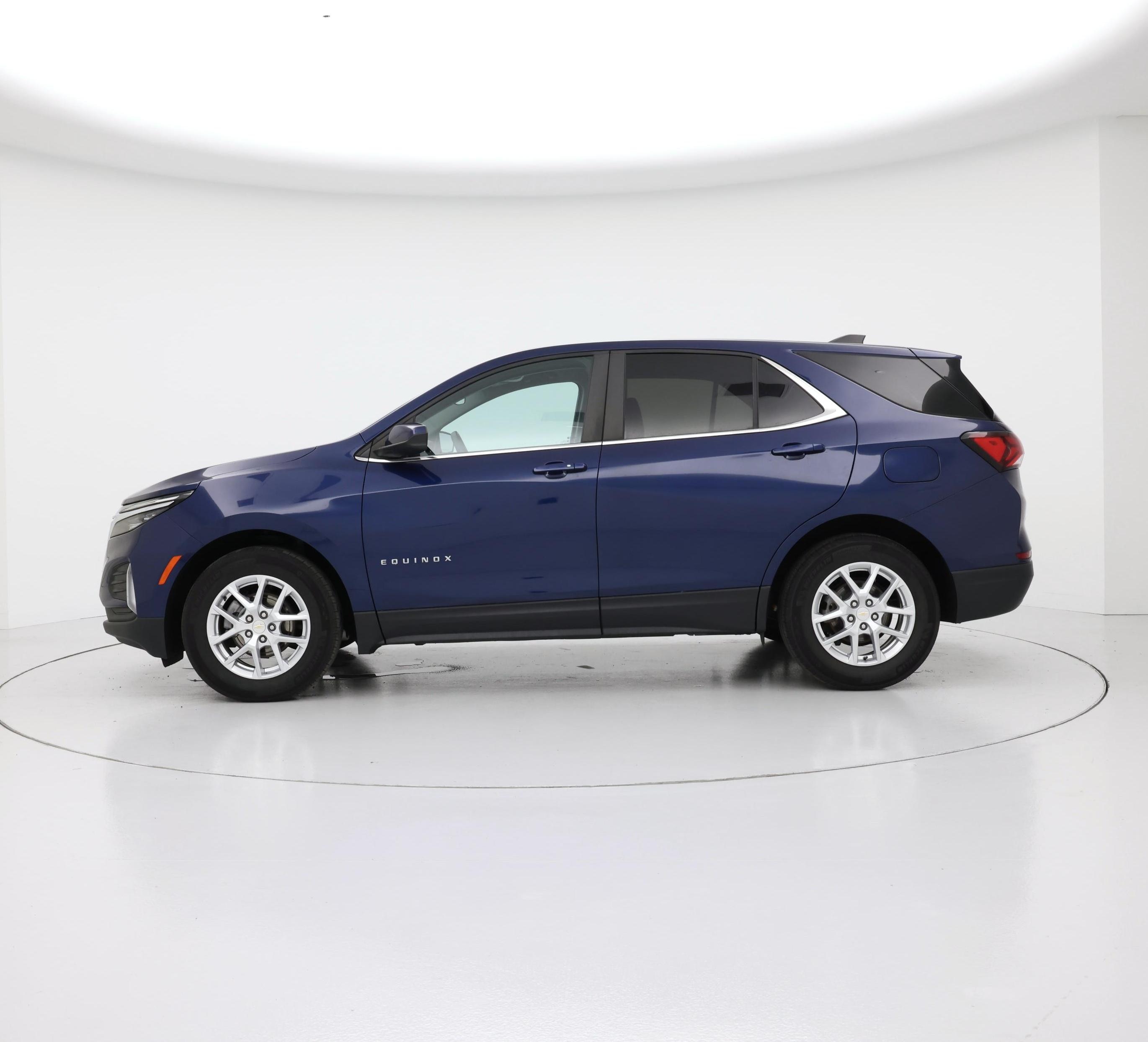 Thumbnail: 2022 Chevrolet Equinox - 3