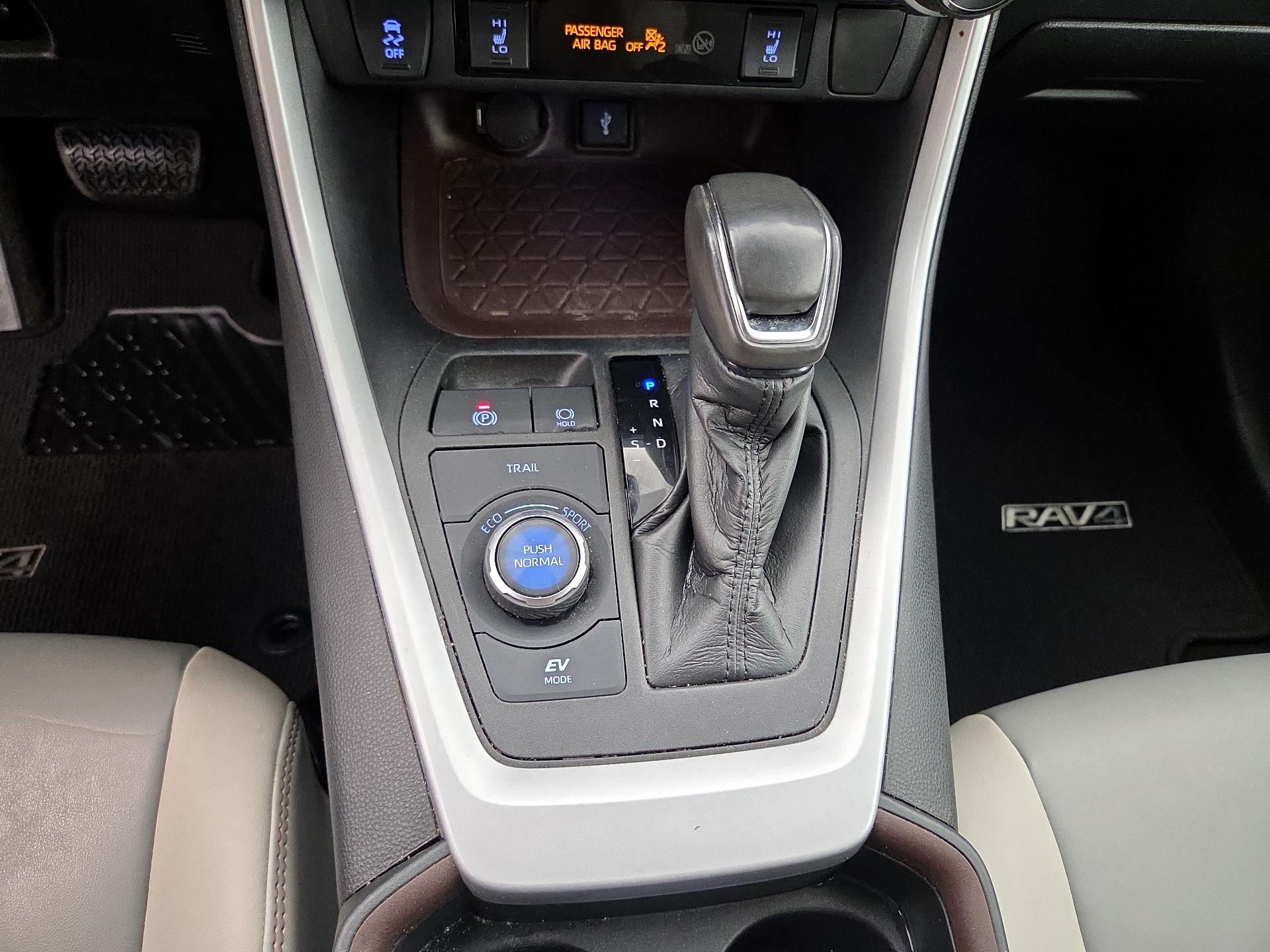Thumbnail: 2021 Toyota RAV4 - 18