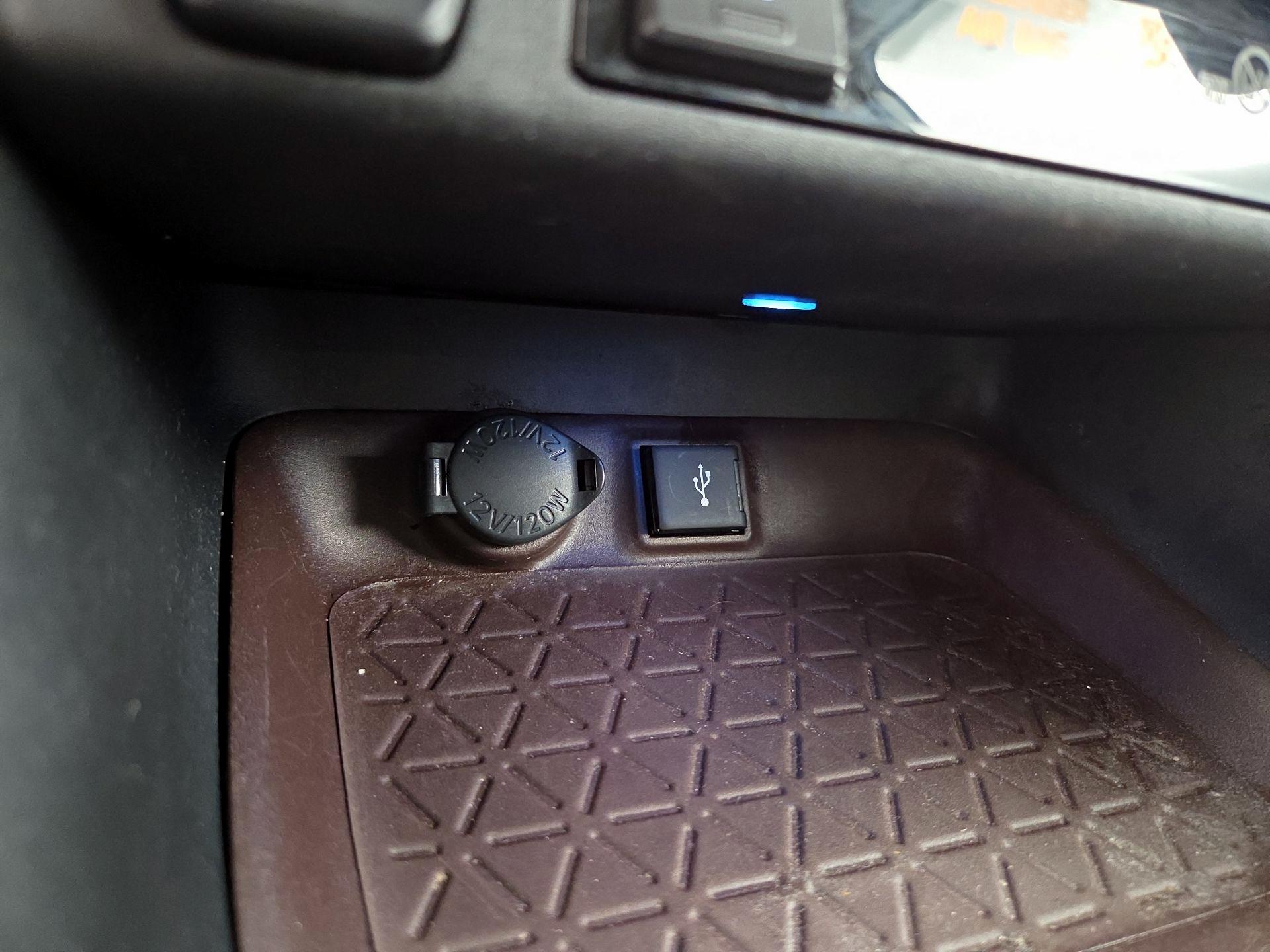 Thumbnail: 2021 Toyota RAV4 - 19