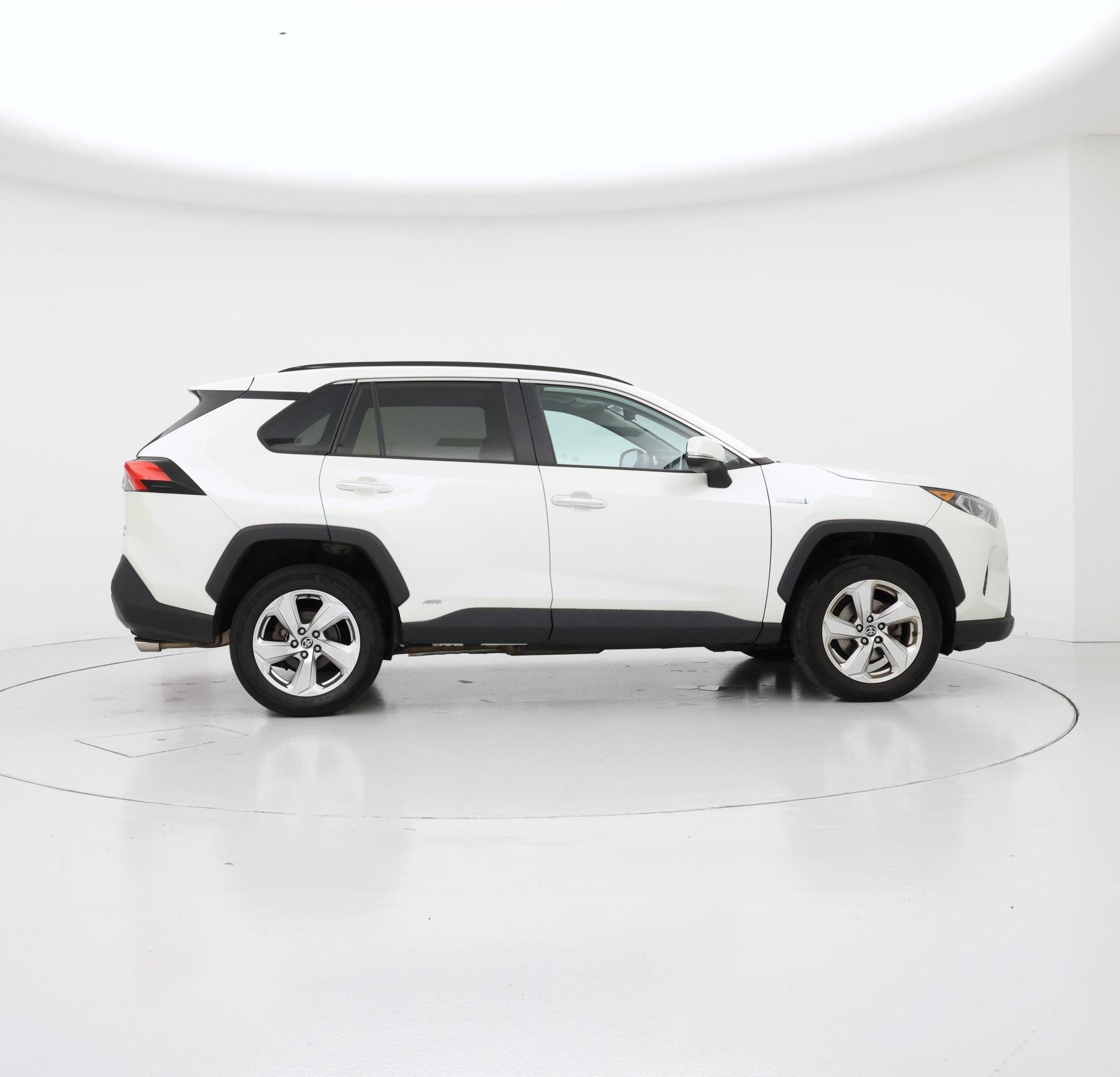 Thumbnail: 2021 Toyota RAV4 - 7