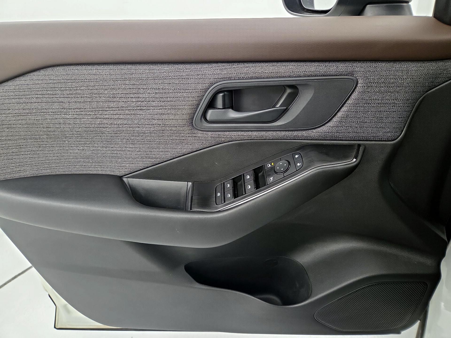 Thumbnail: 2023 Nissan Rogue - 12