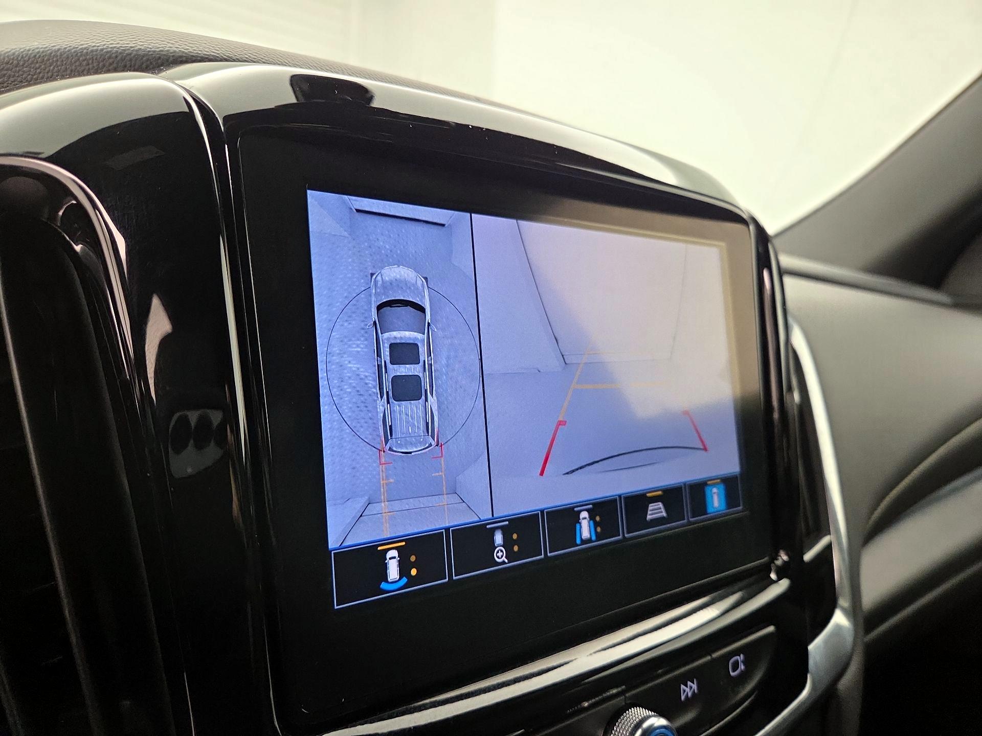 Thumbnail: 2023 Chevrolet Traverse - 15