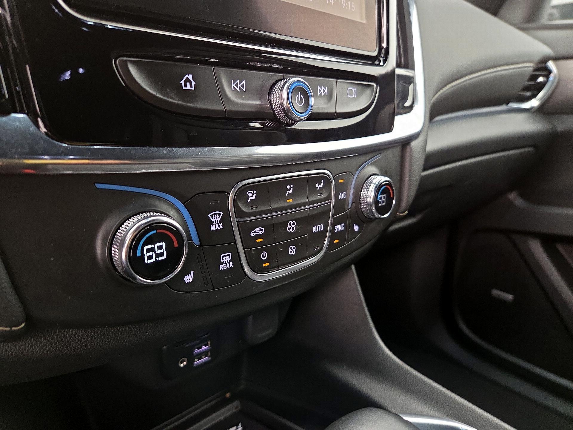 Thumbnail: 2023 Chevrolet Traverse - 17