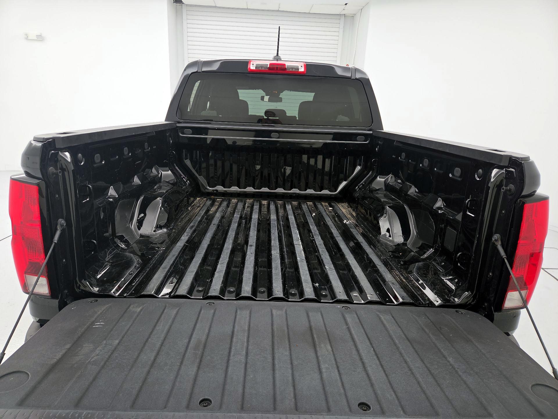 Thumbnail: 2023 Chevrolet Colorado - 20