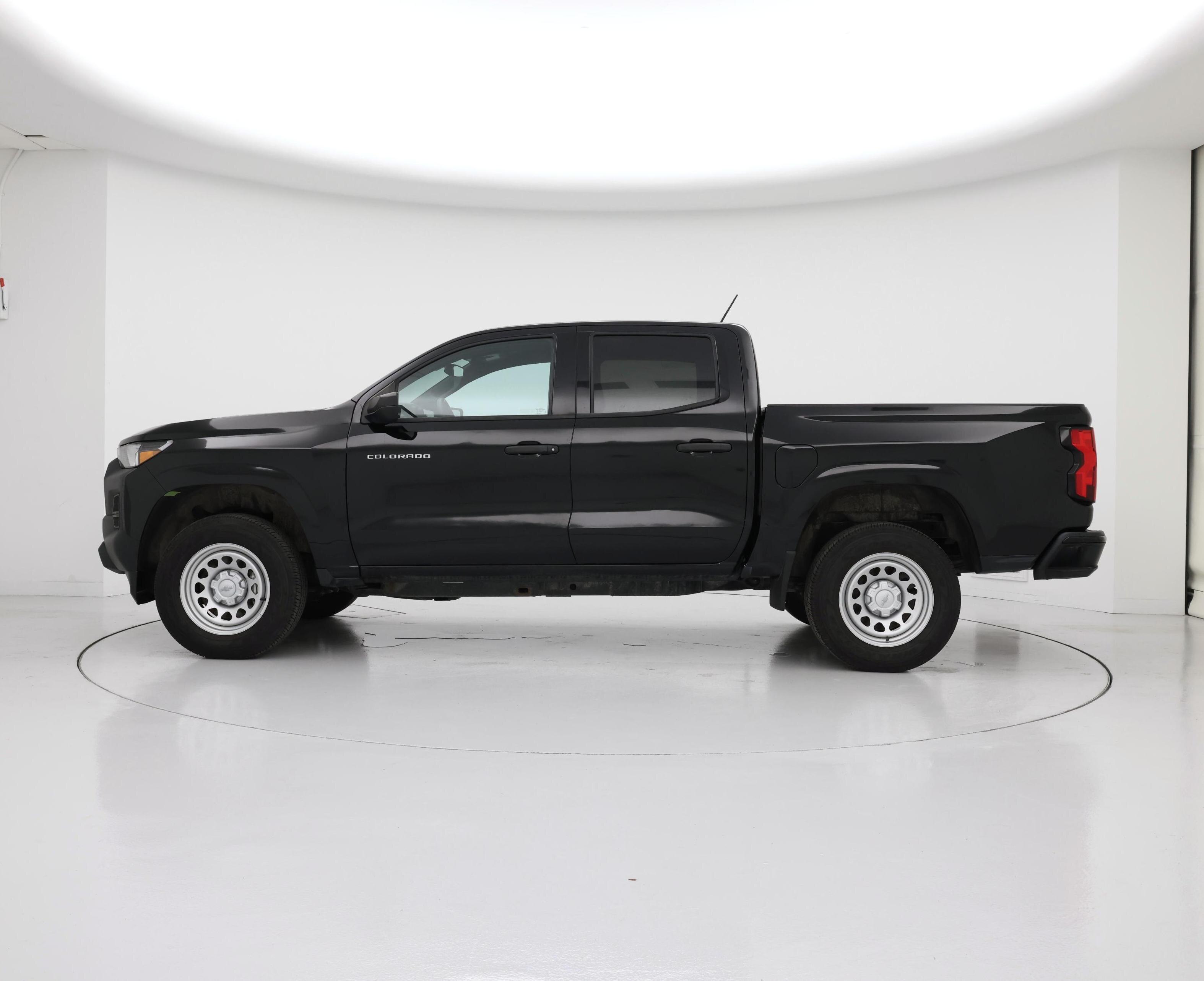 Thumbnail: 2023 Chevrolet Colorado - 3
