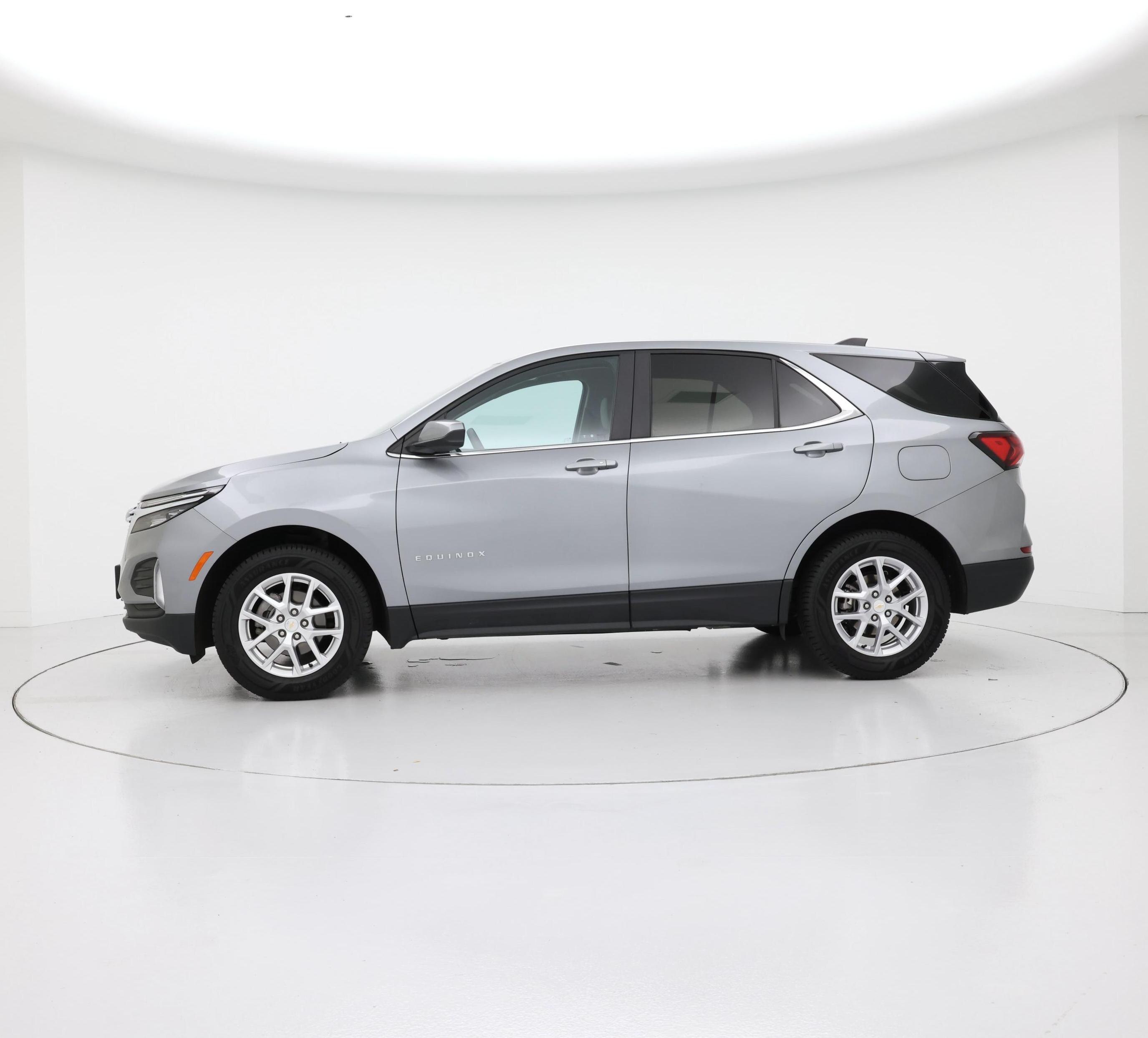 Thumbnail: 2023 Chevrolet Equinox - 3