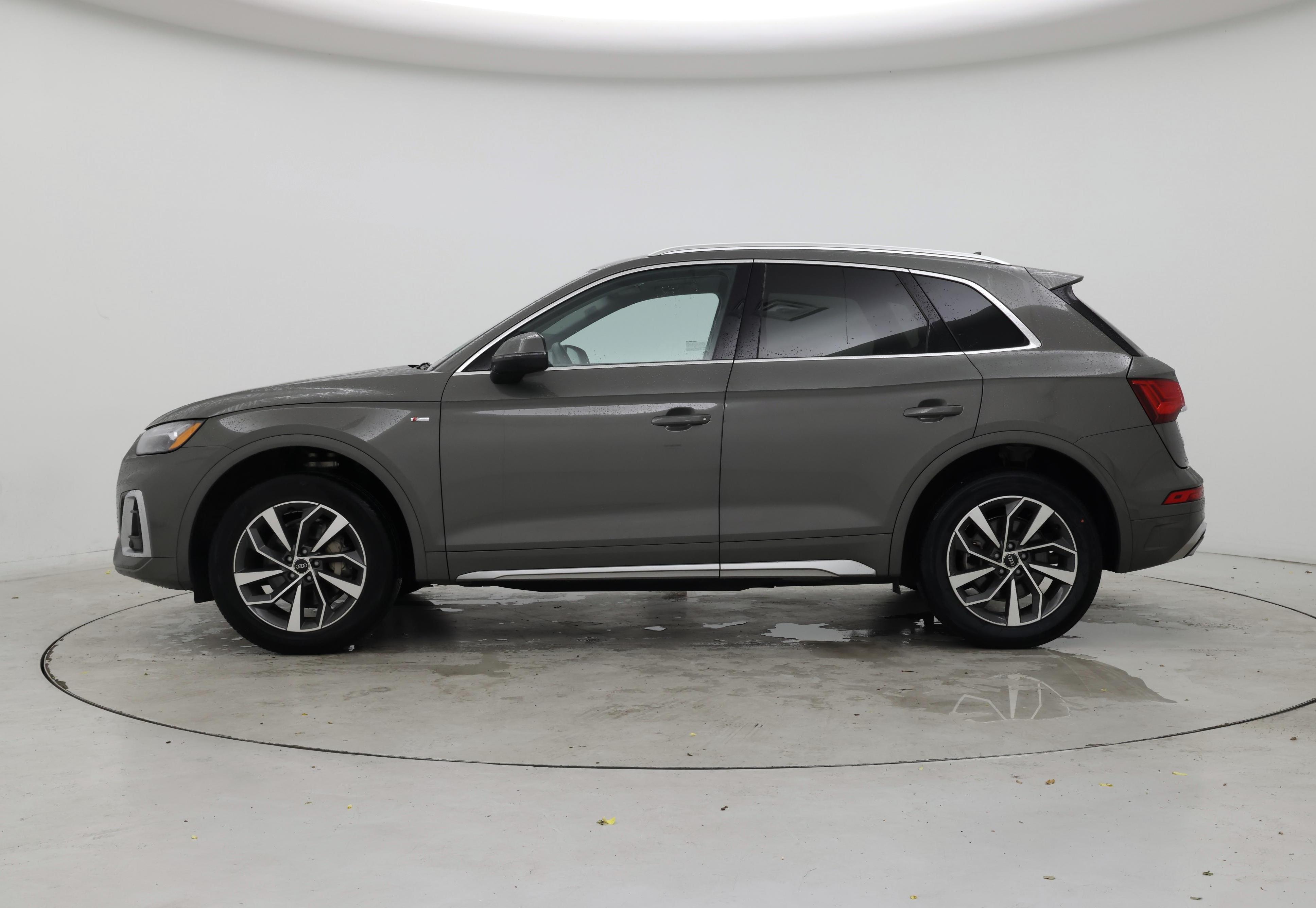 Thumbnail: 2023 Audi Q5 - 3