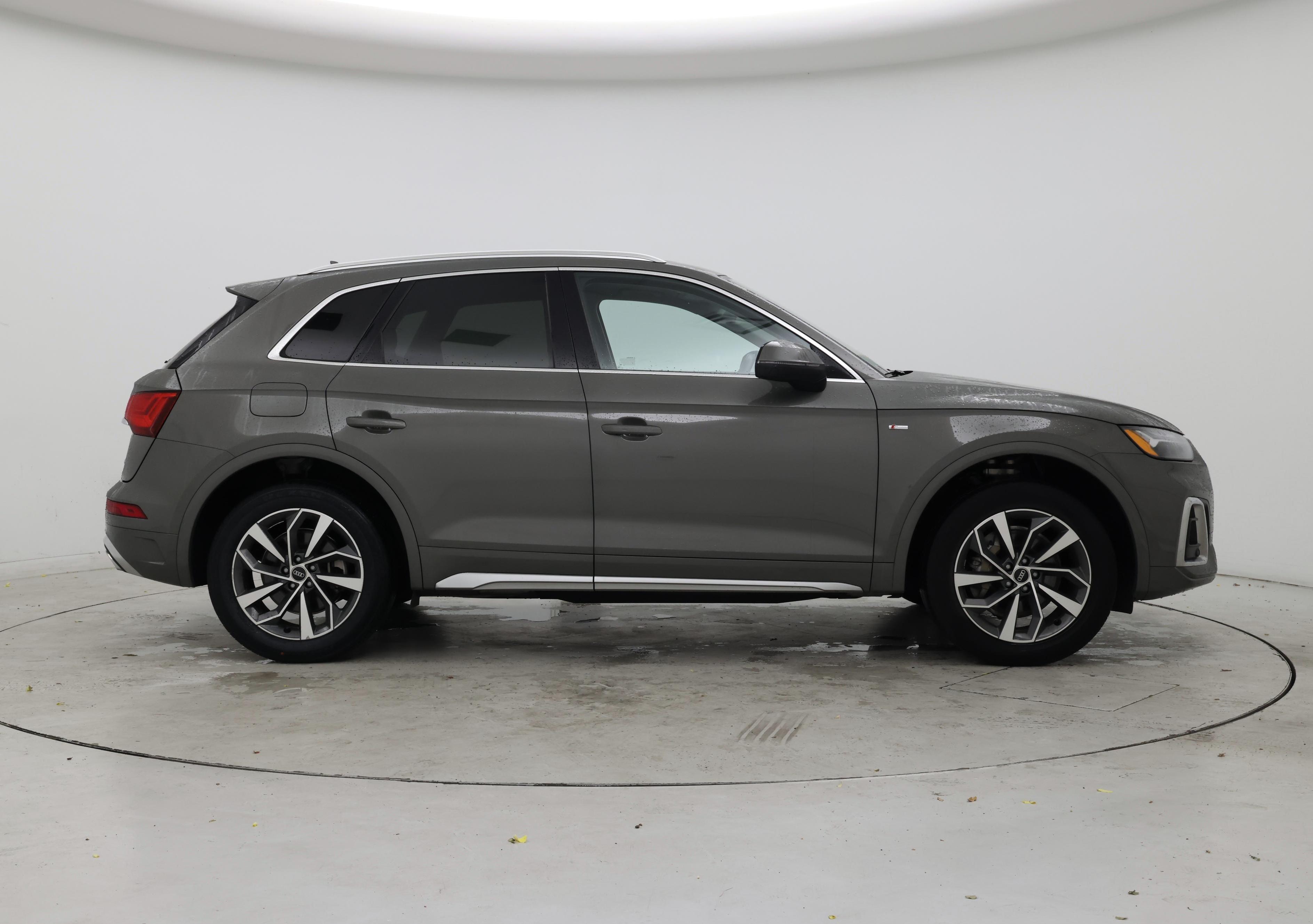Thumbnail: 2023 Audi Q5 - 7