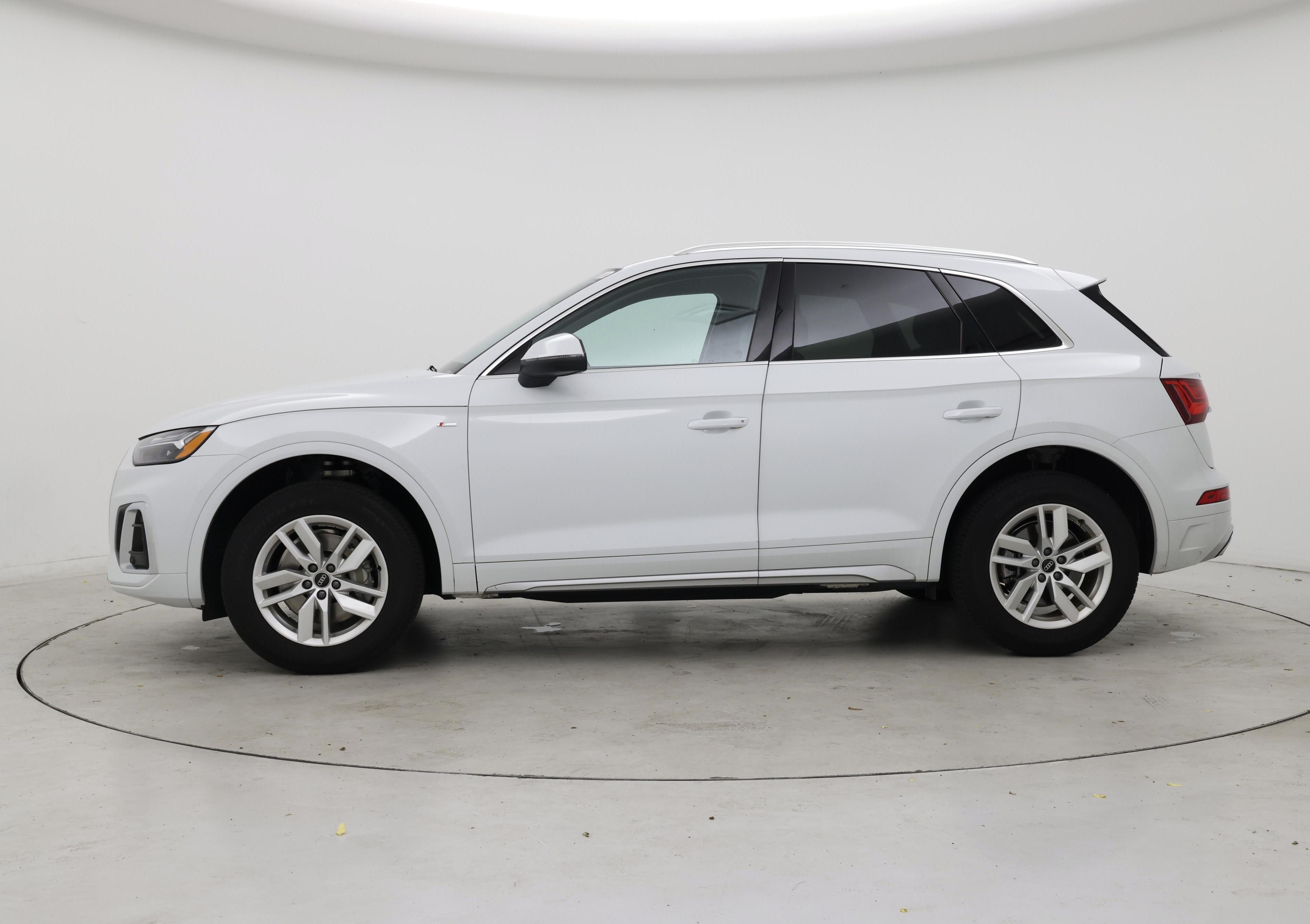 Thumbnail: 2023 Audi Q5 - 3