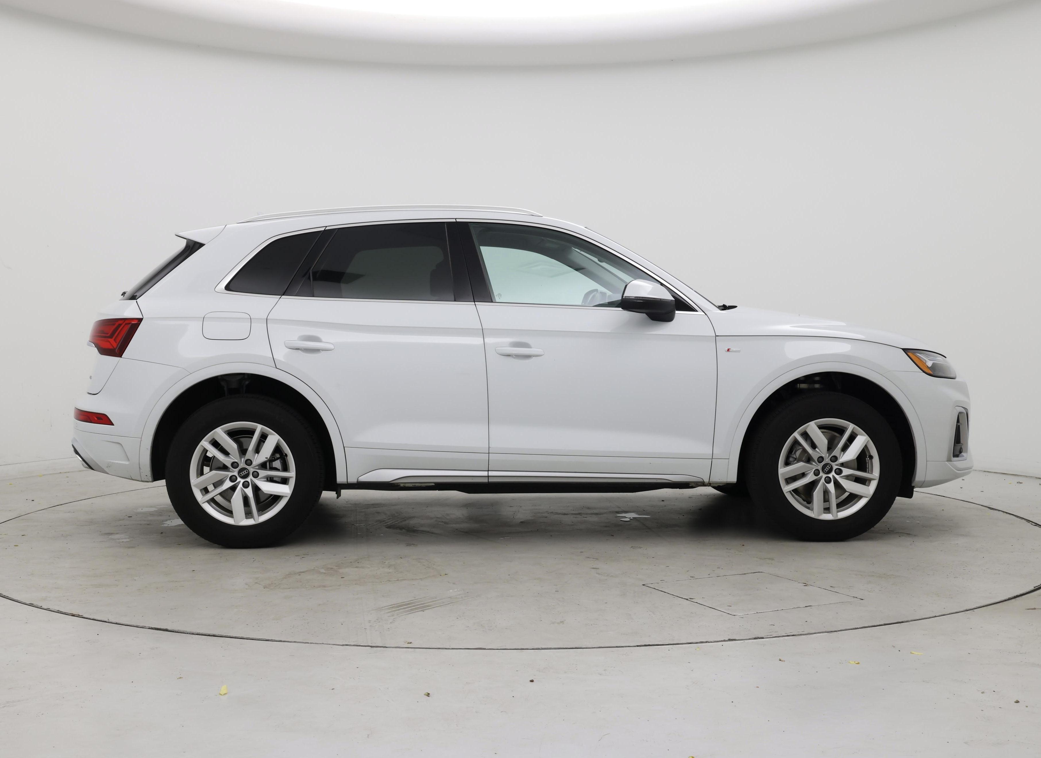 Thumbnail: 2023 Audi Q5 - 7