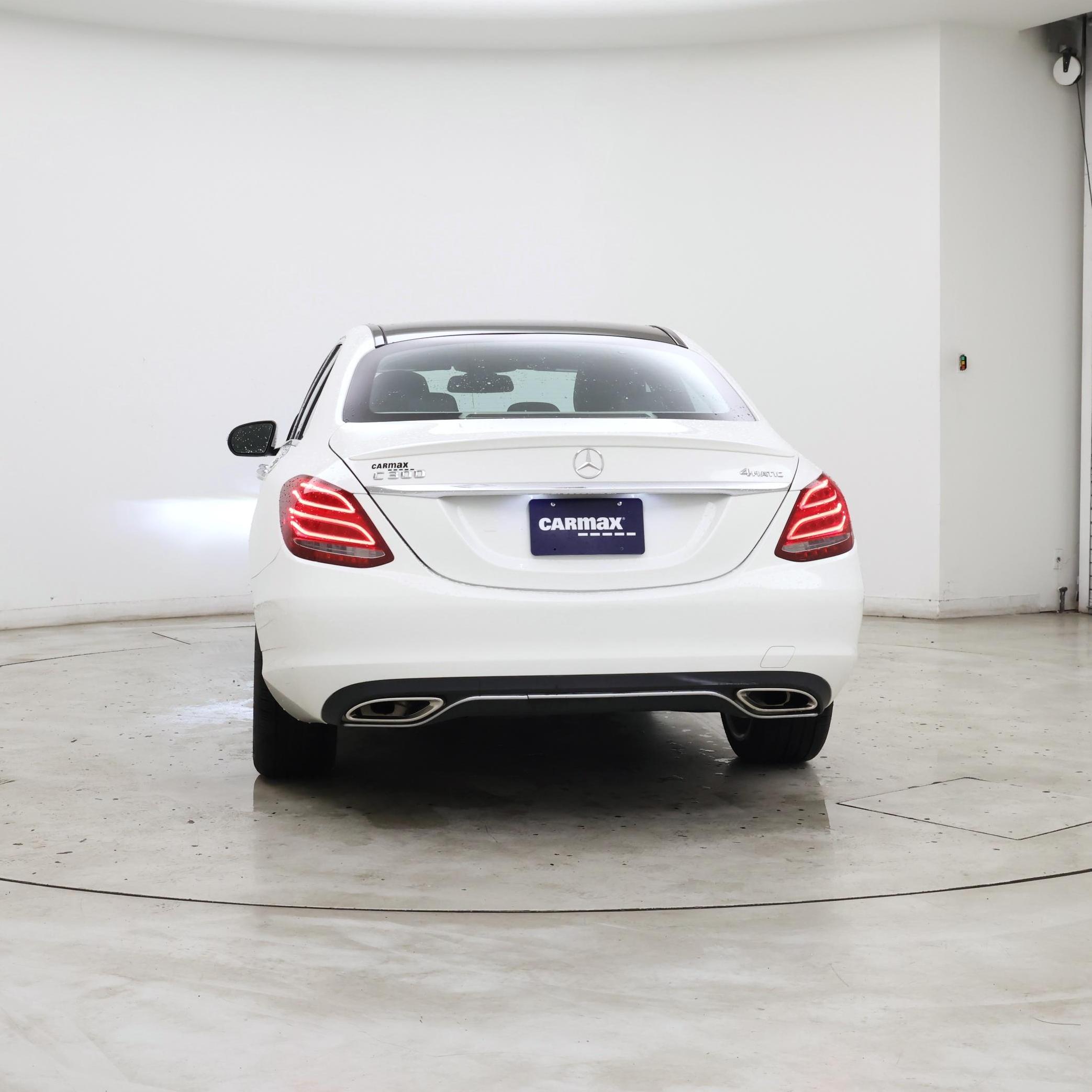 Thumbnail: 2016 Mercedes-Benz C-Class - 6