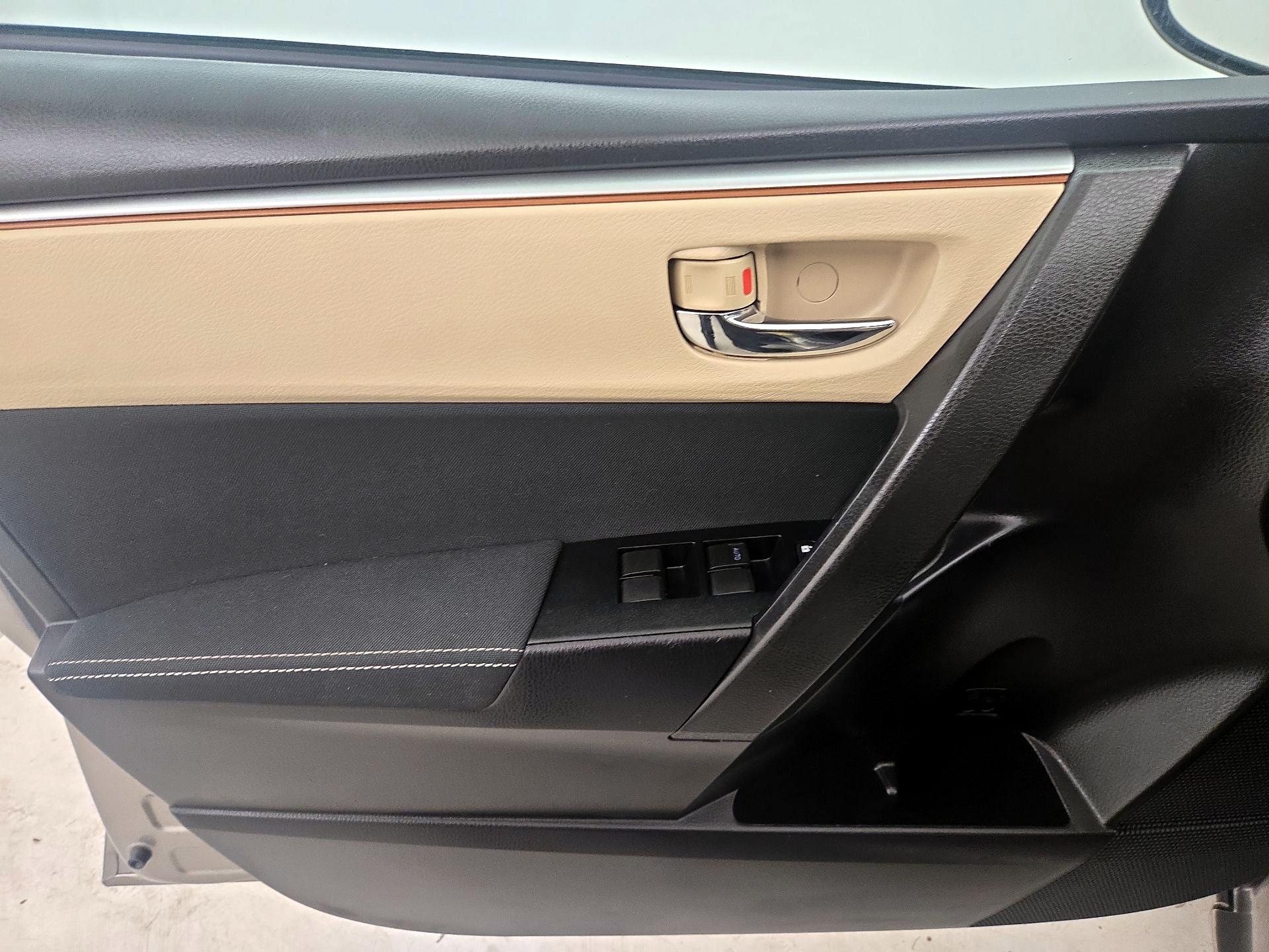 Thumbnail: 2016 Toyota Corolla - 12
