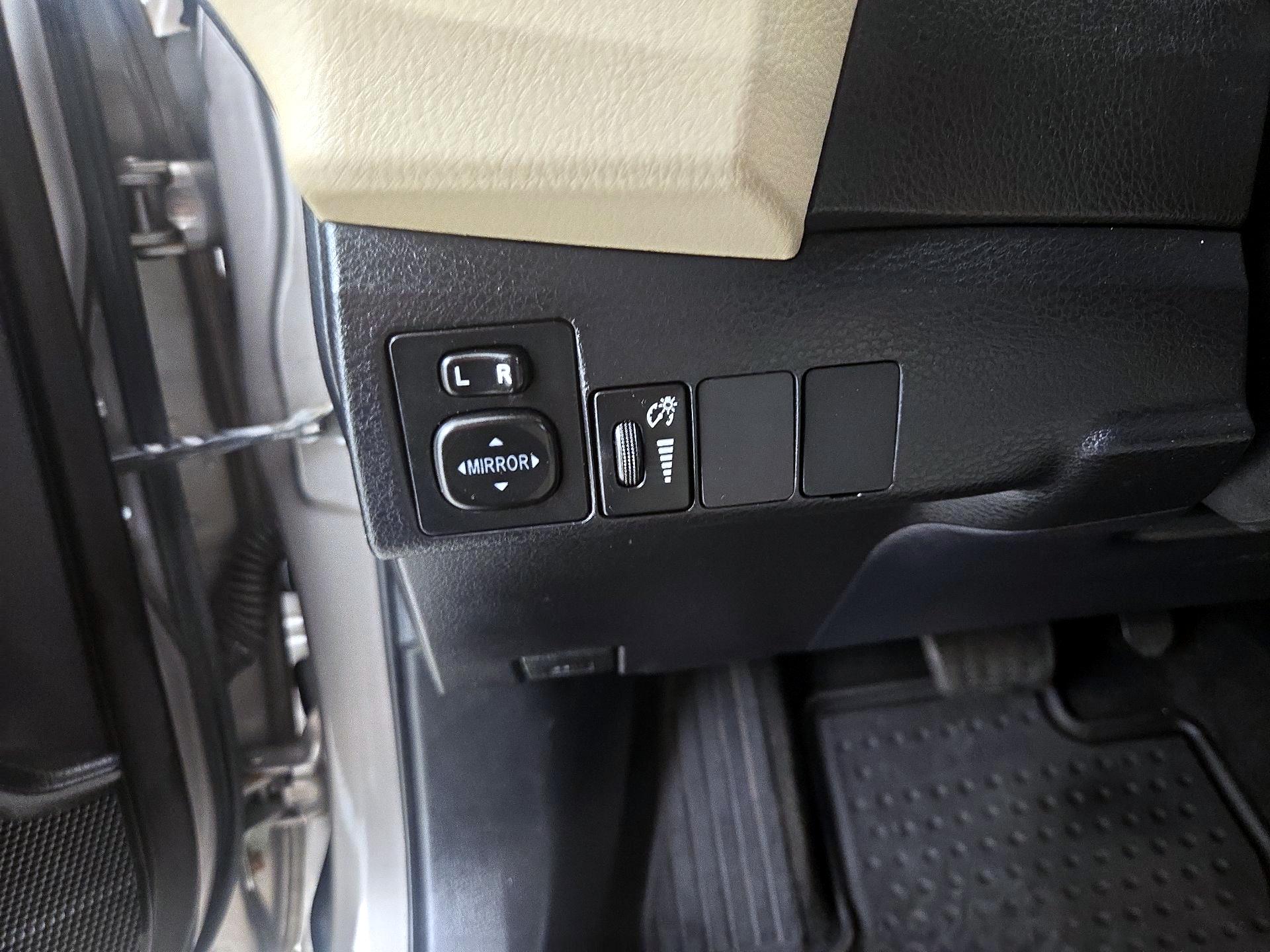 Thumbnail: 2016 Toyota Corolla - 13