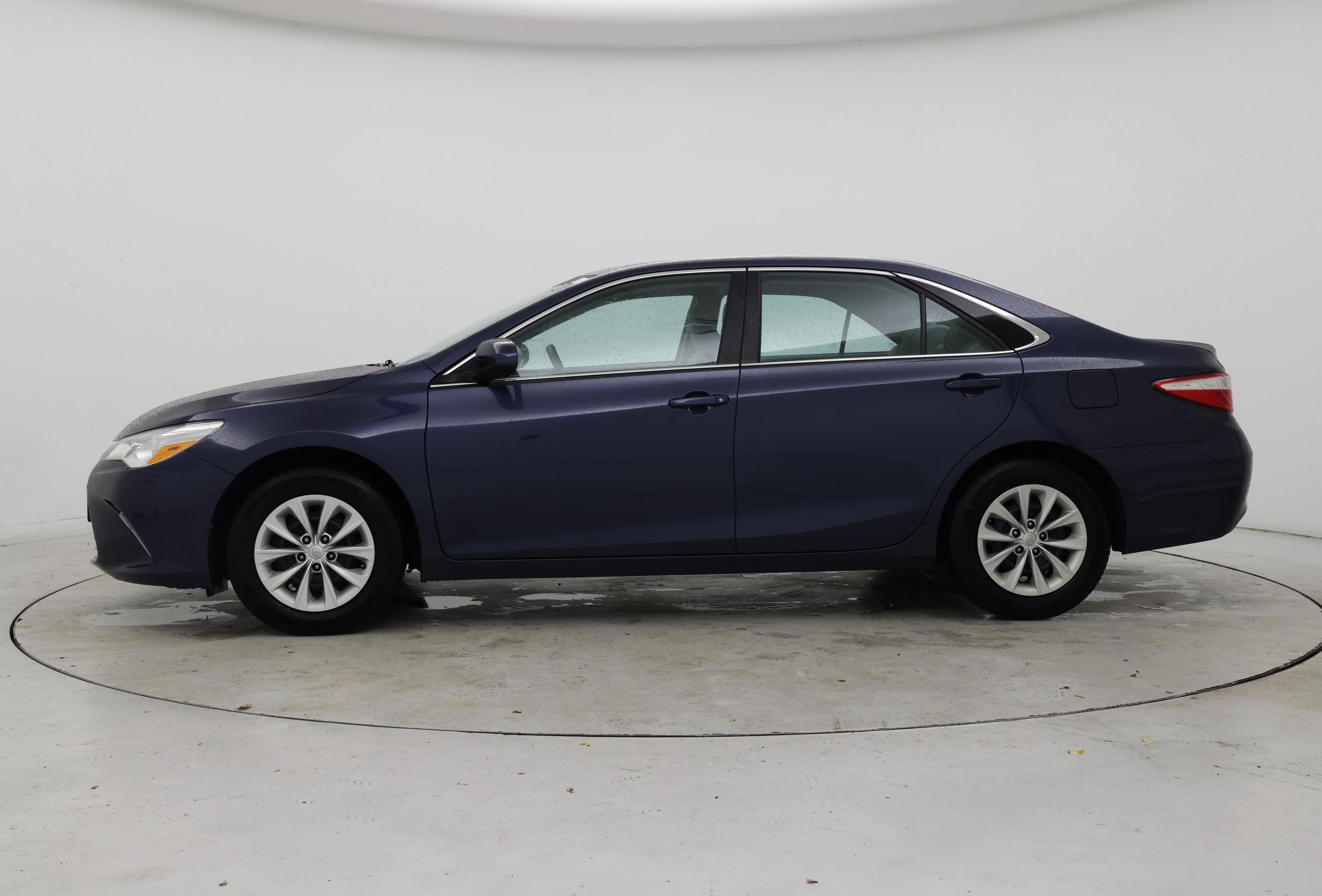 Thumbnail: 2017 Toyota Camry - 3