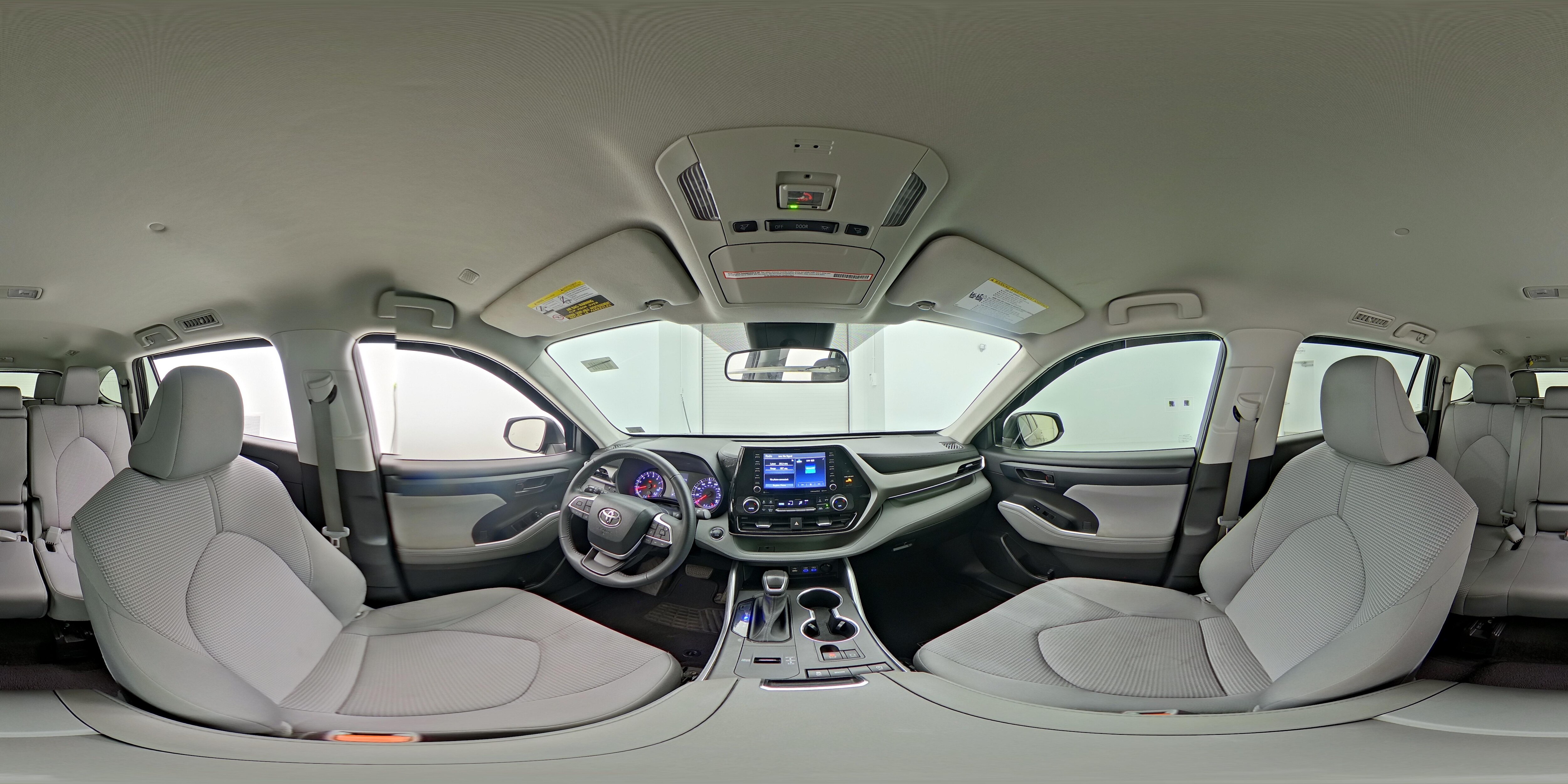 2022 Toyota Highlander LE - Photo 26