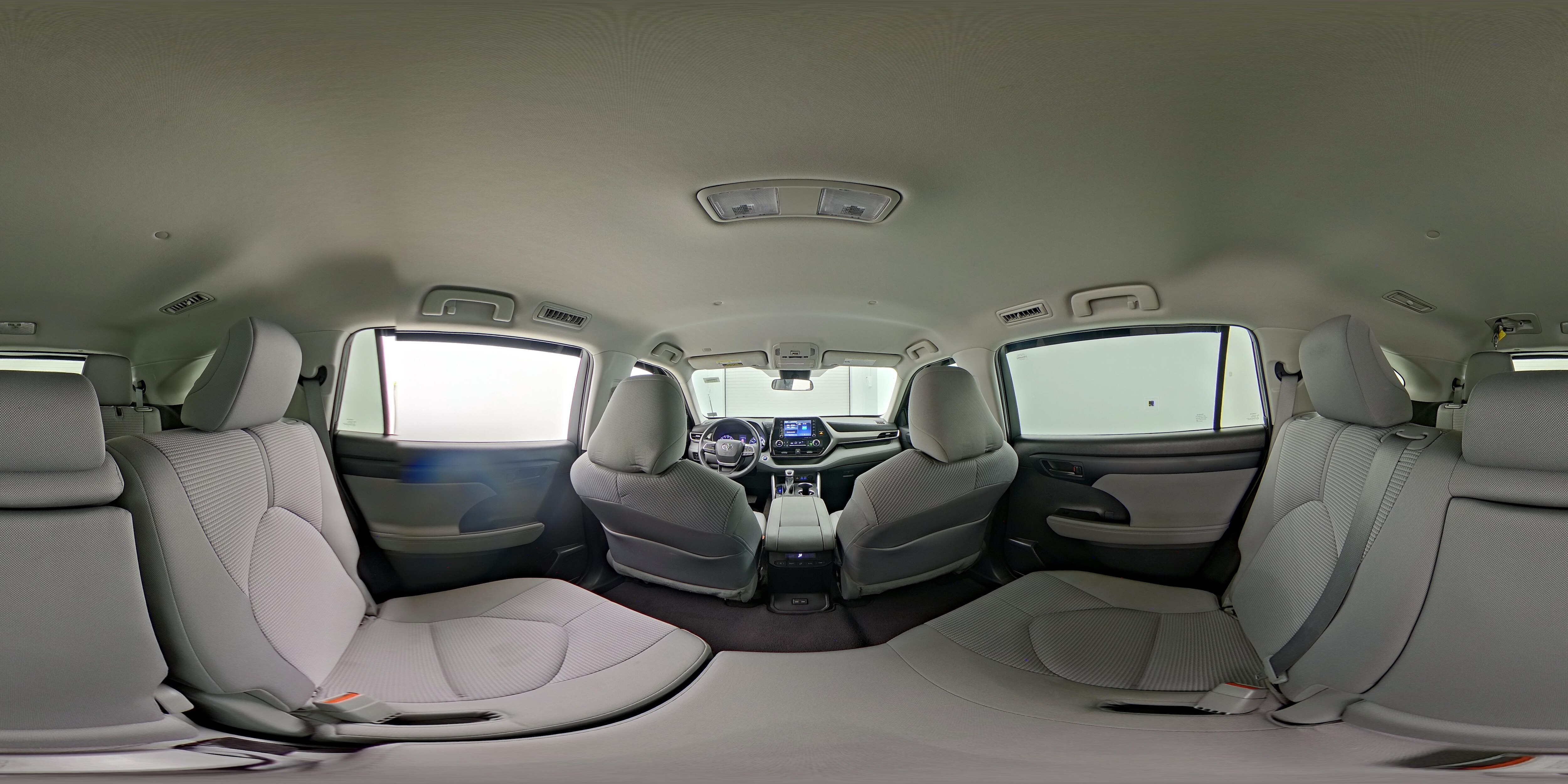 2022 Toyota Highlander LE - Photo 27