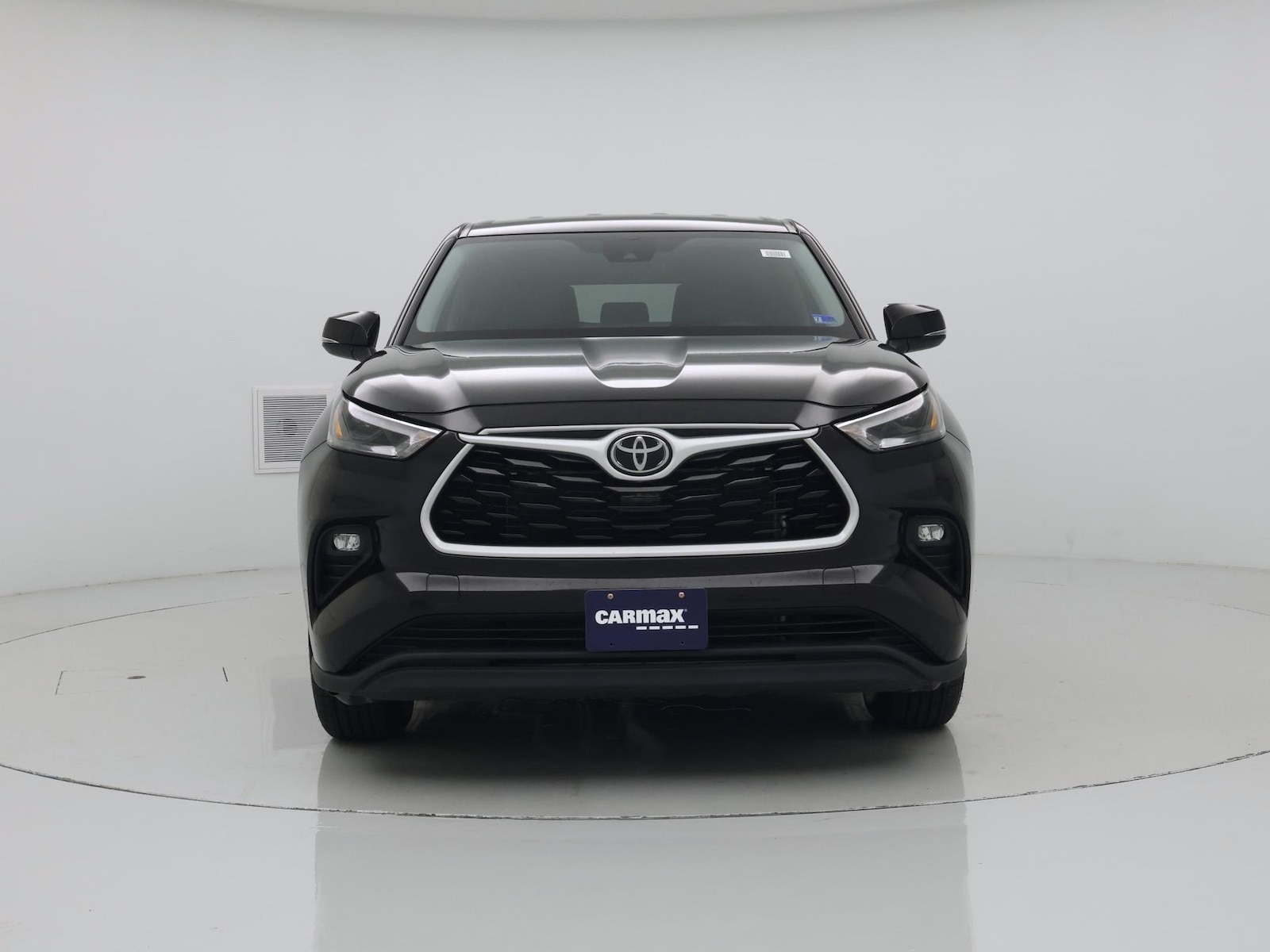 2022 Toyota Highlander LE - Photo 6