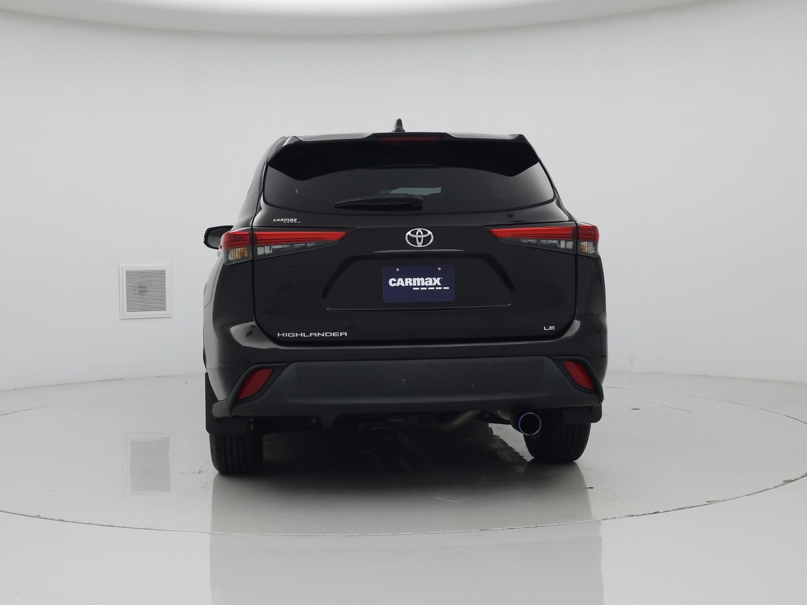 2022 Toyota Highlander LE - Photo 7