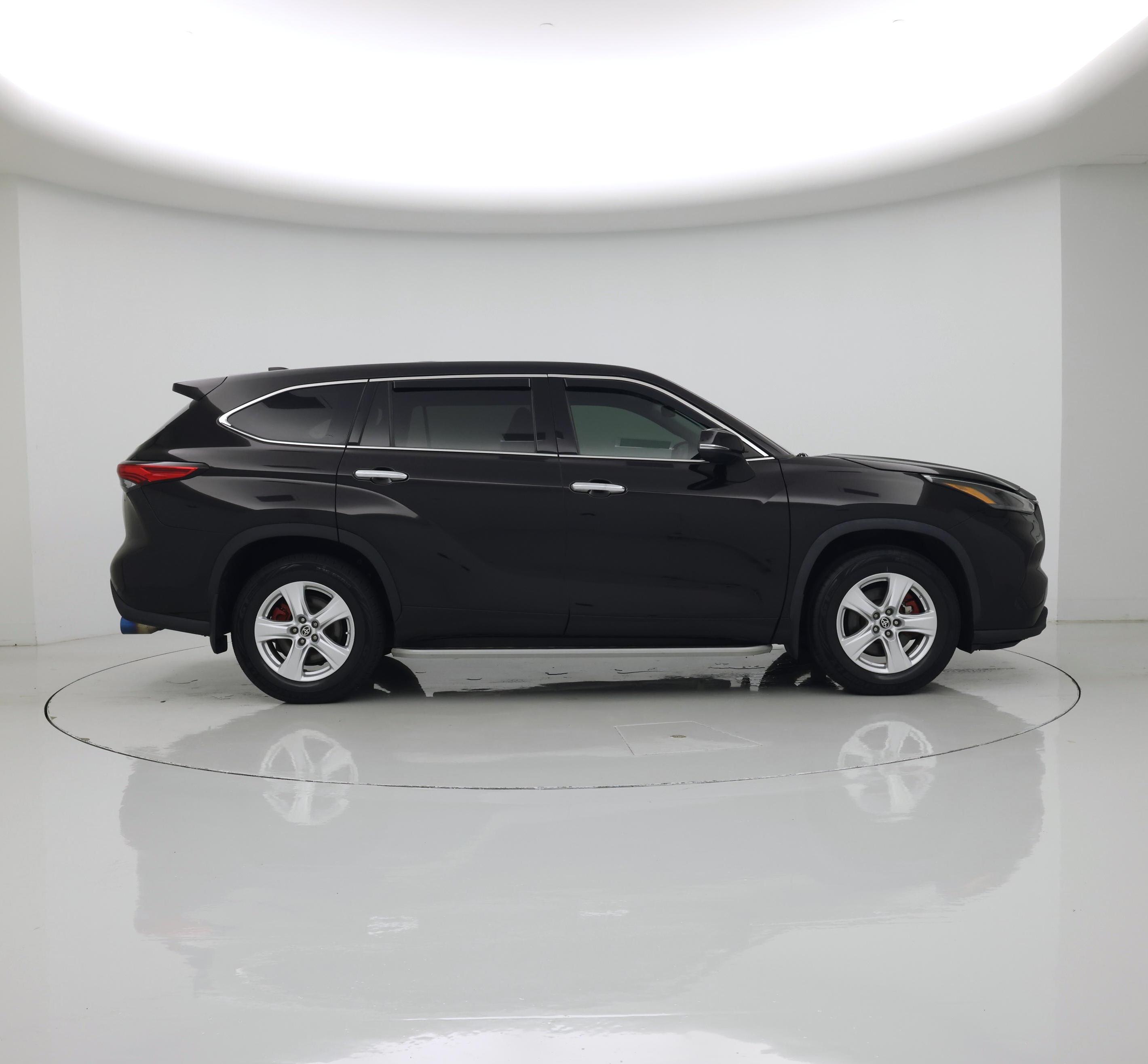 Thumbnail: 2022 Toyota Highlander - 7