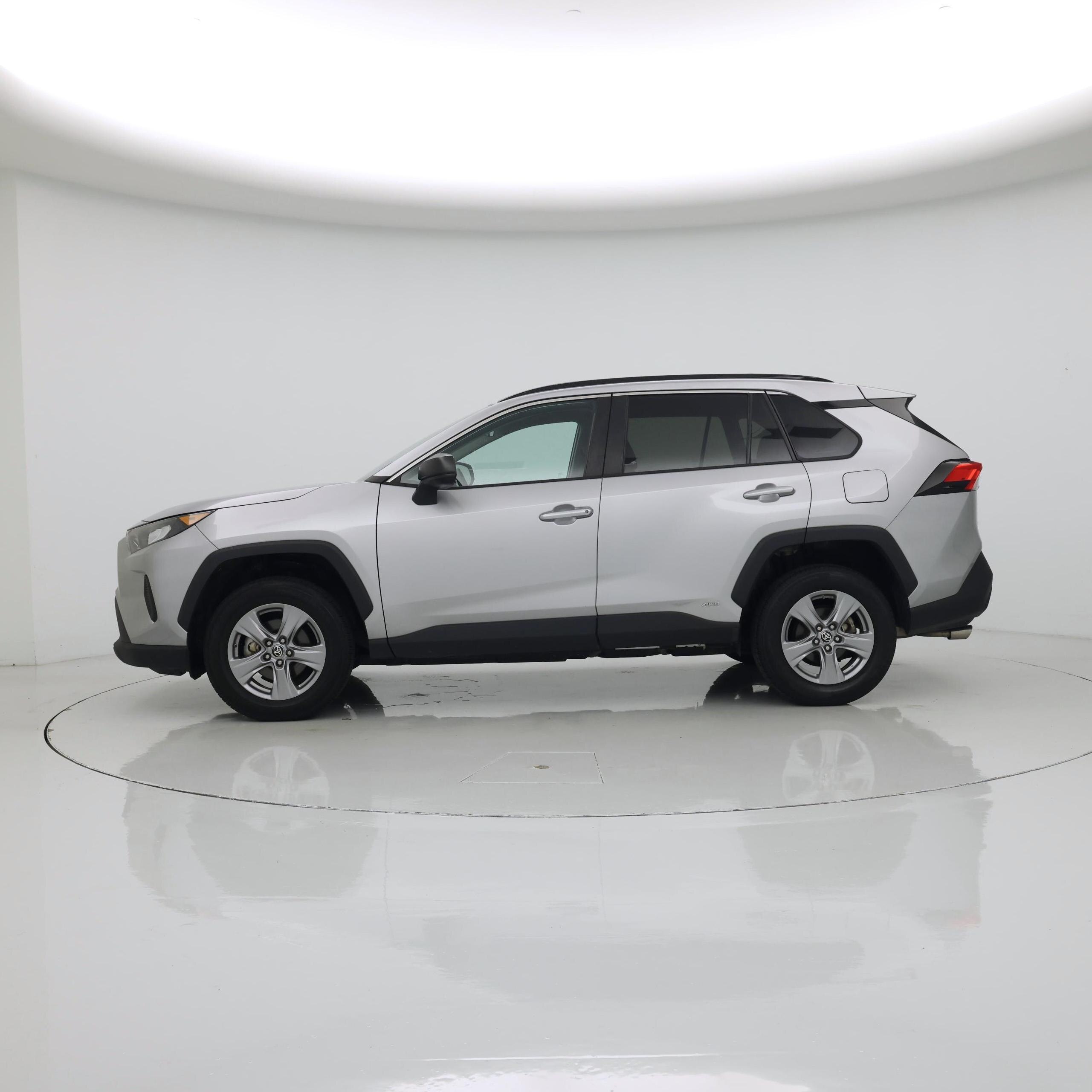 Thumbnail: 2022 Toyota RAV4 - 3