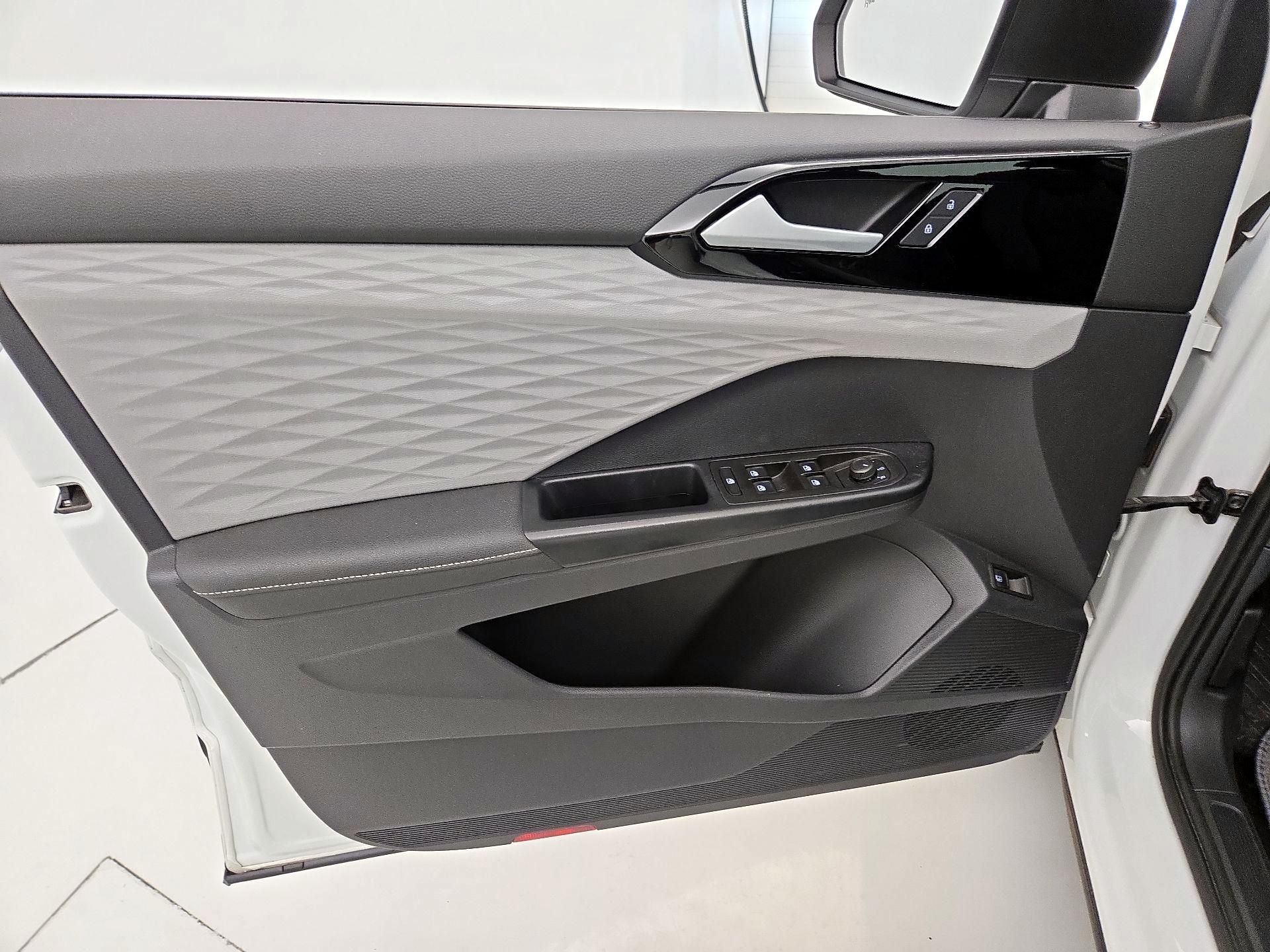 Thumbnail: 2024 Volkswagen Taos - 12