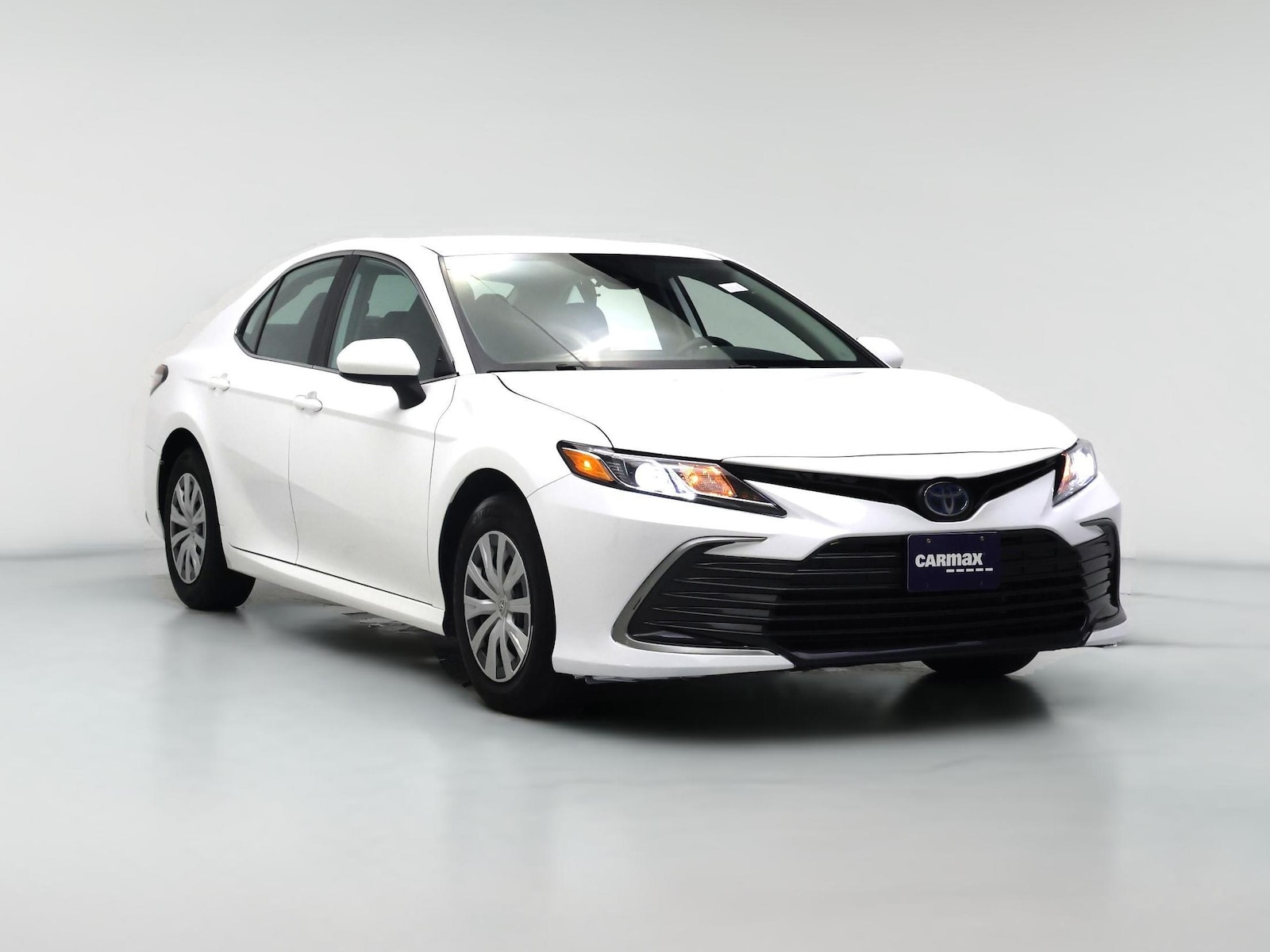 2023 Toyota Camry LE - Photo 1
