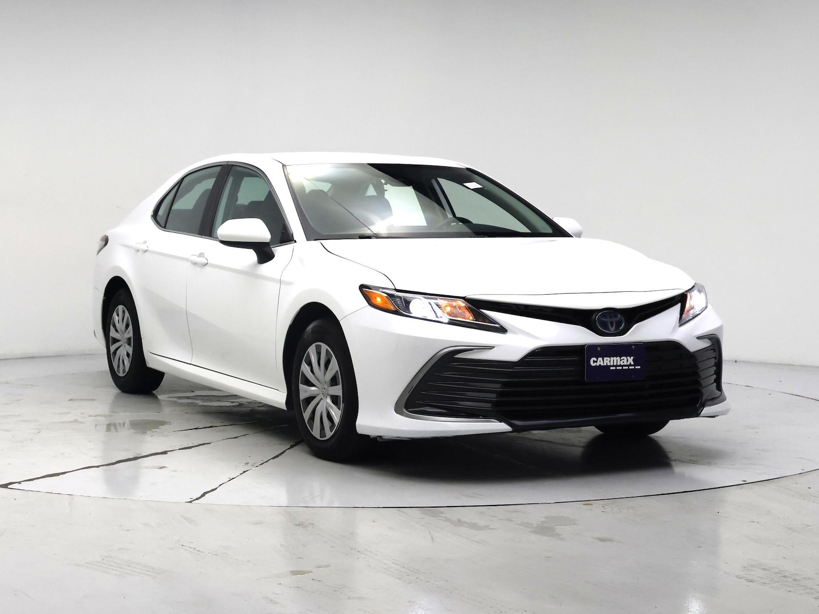 2023 Toyota Camry LE - Photo 2
