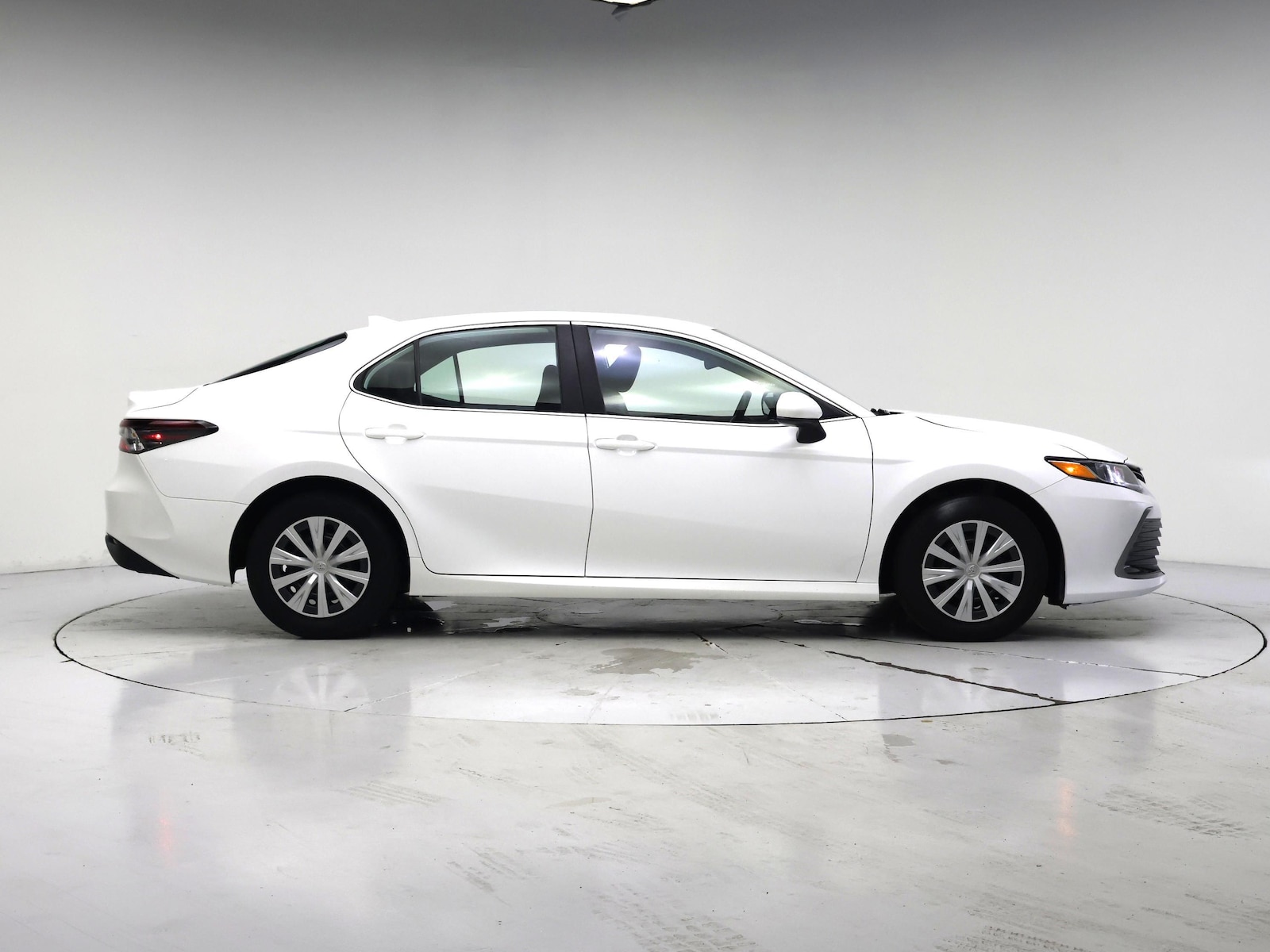 2023 Toyota Camry LE - Photo 8