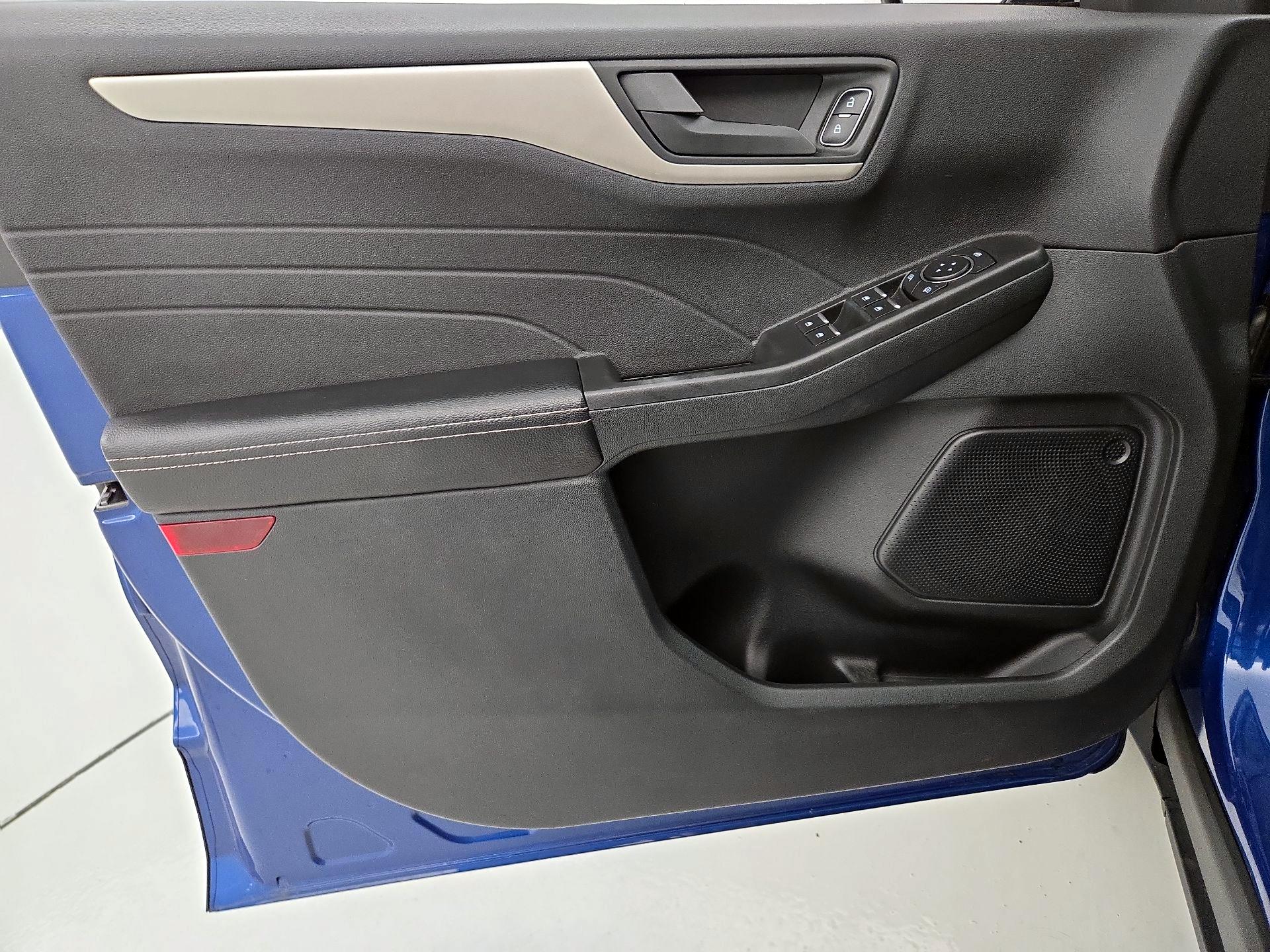 Thumbnail: 2022 Ford Escape - 12