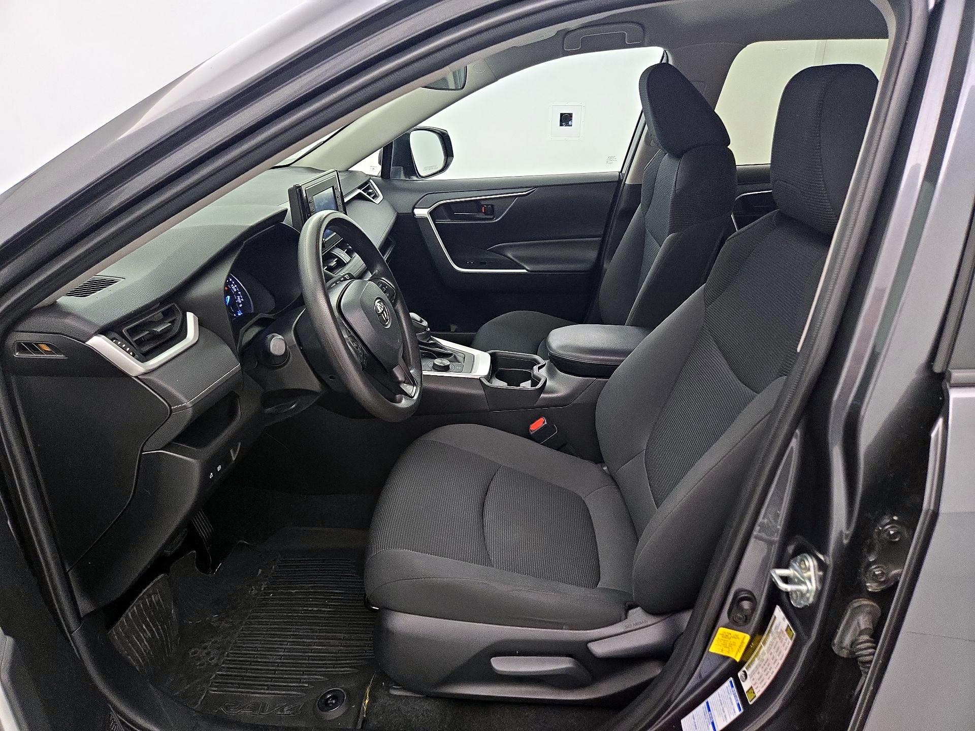 Thumbnail: 2021 Toyota RAV4 - 11