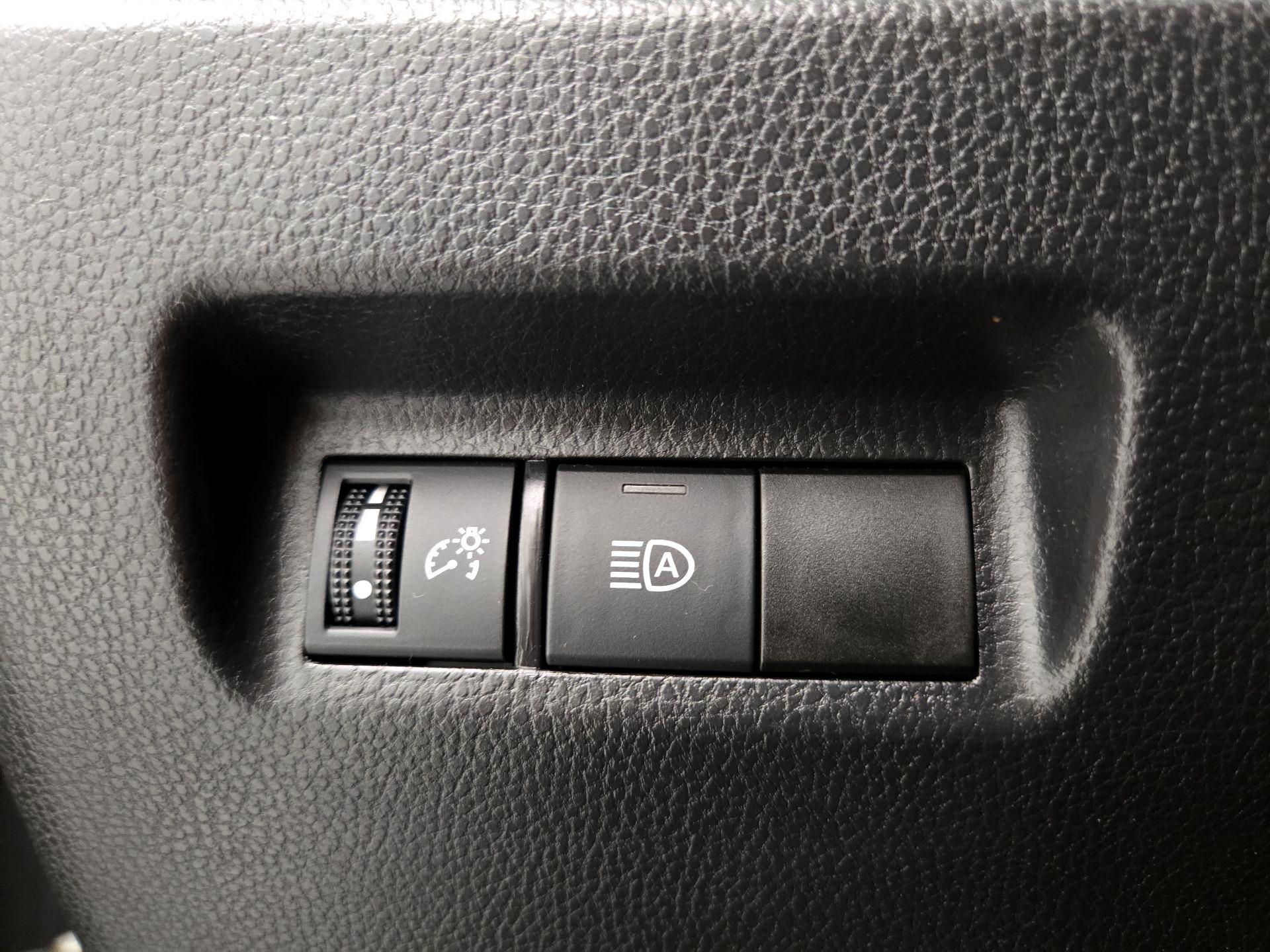 Thumbnail: 2021 Toyota RAV4 - 13