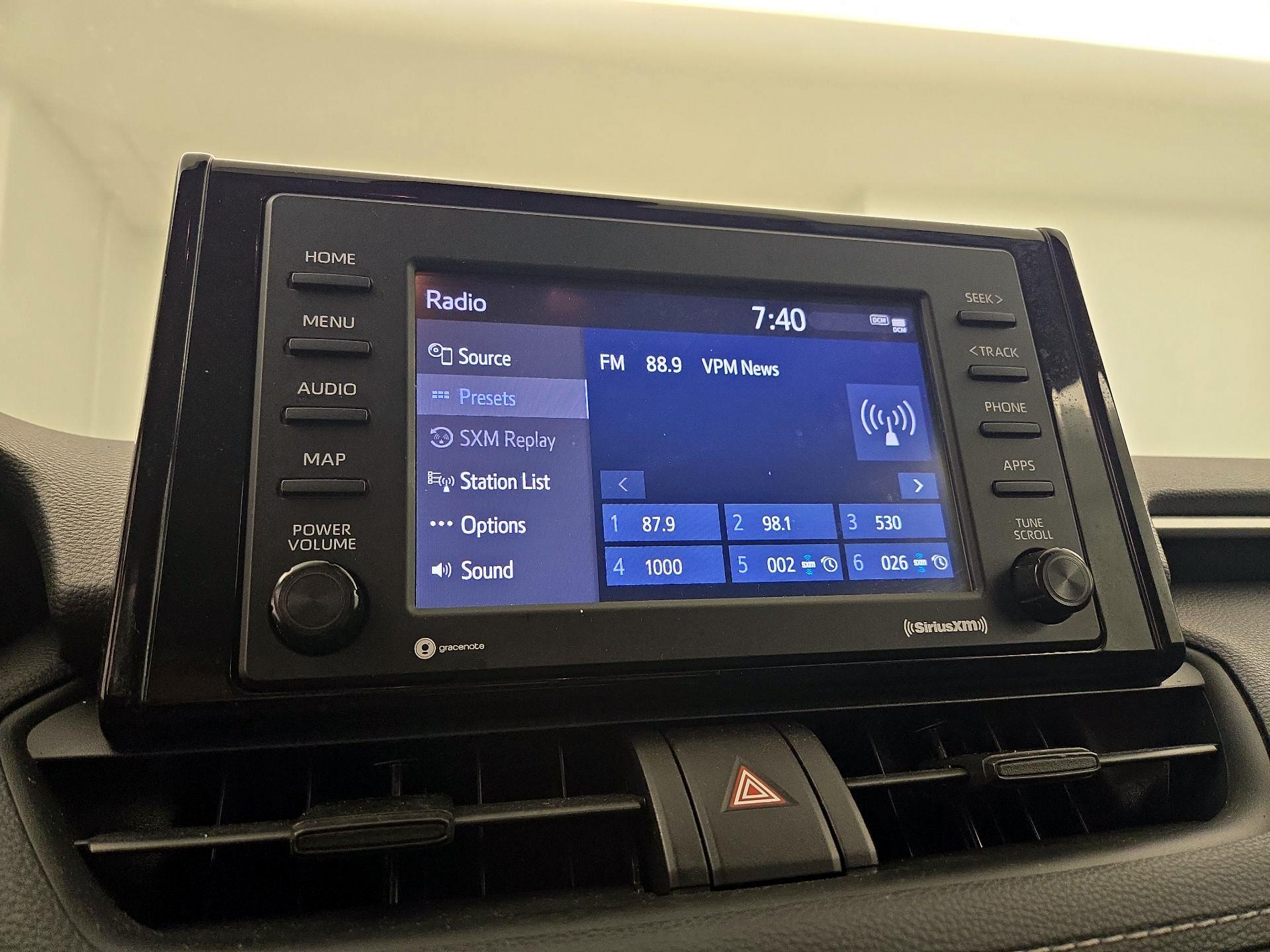 Thumbnail: 2021 Toyota RAV4 - 15