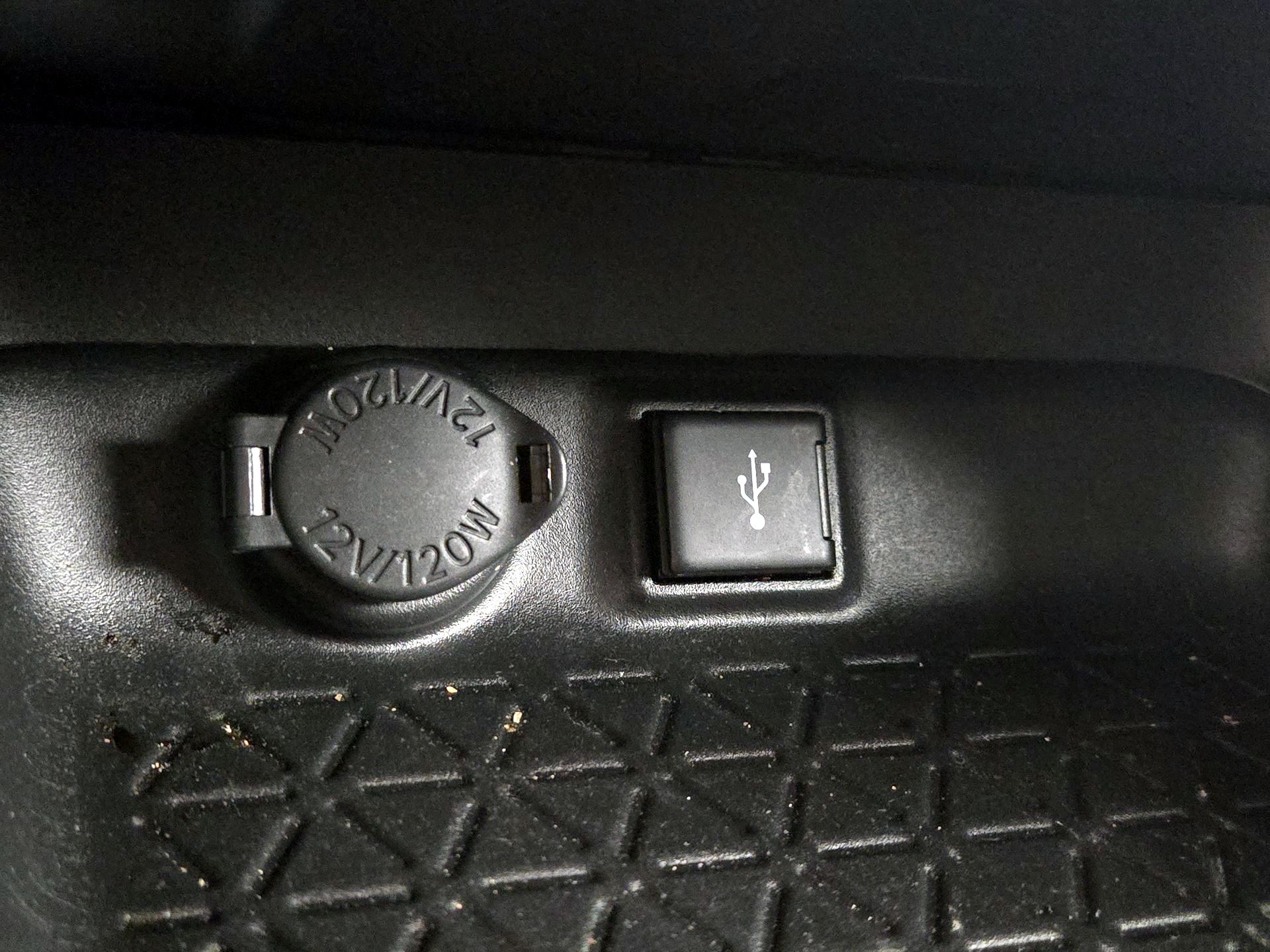 Thumbnail: 2021 Toyota RAV4 - 18