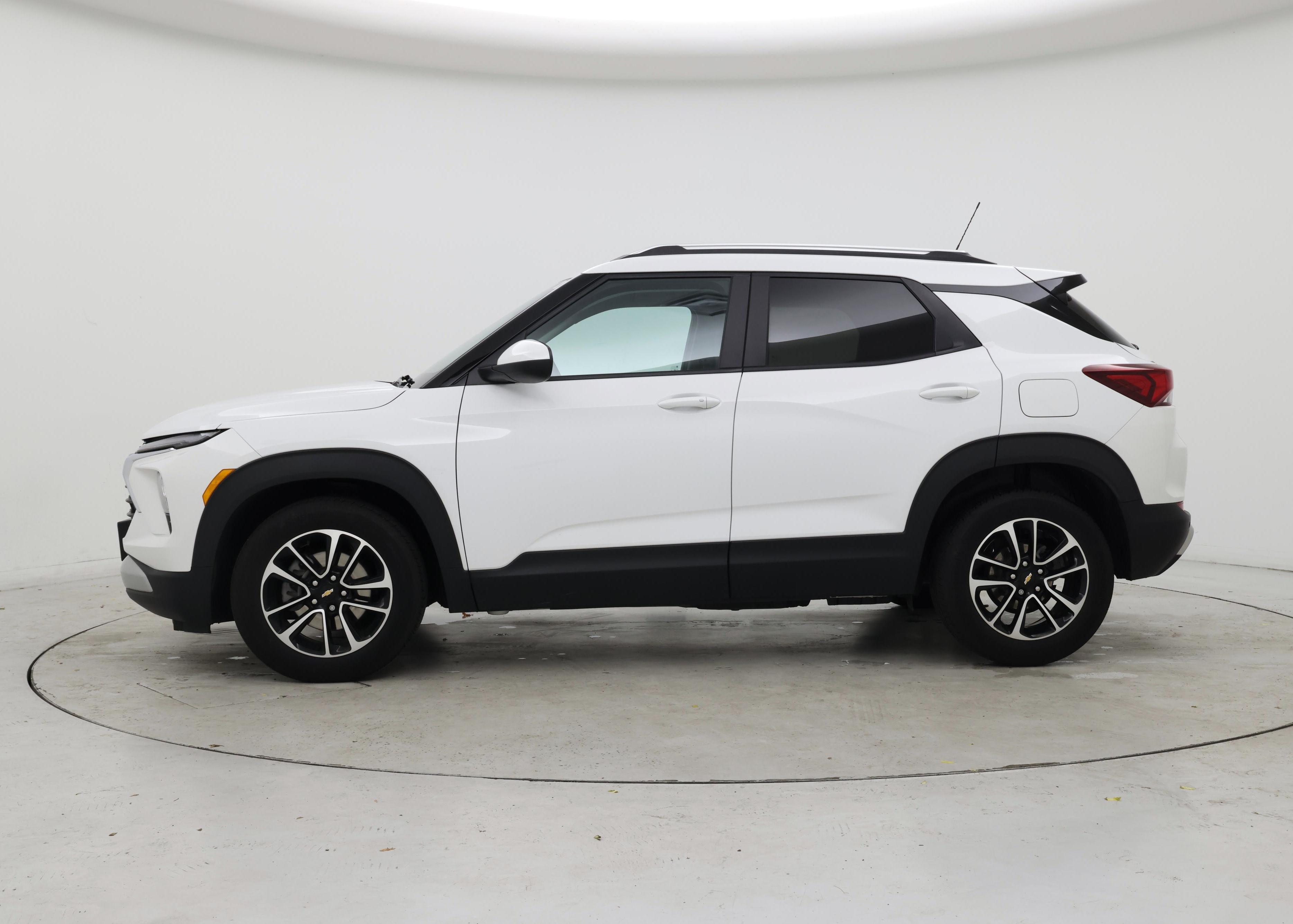 Thumbnail: 2024 Chevrolet TrailBlazer - 3