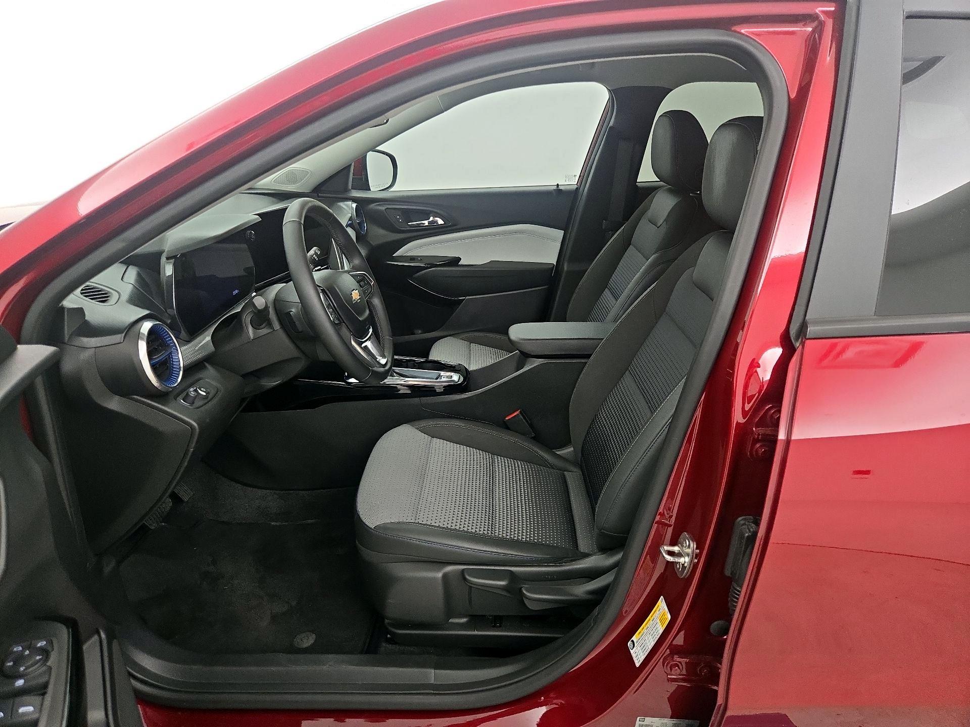 Thumbnail: 2024 Chevrolet Trax - 11