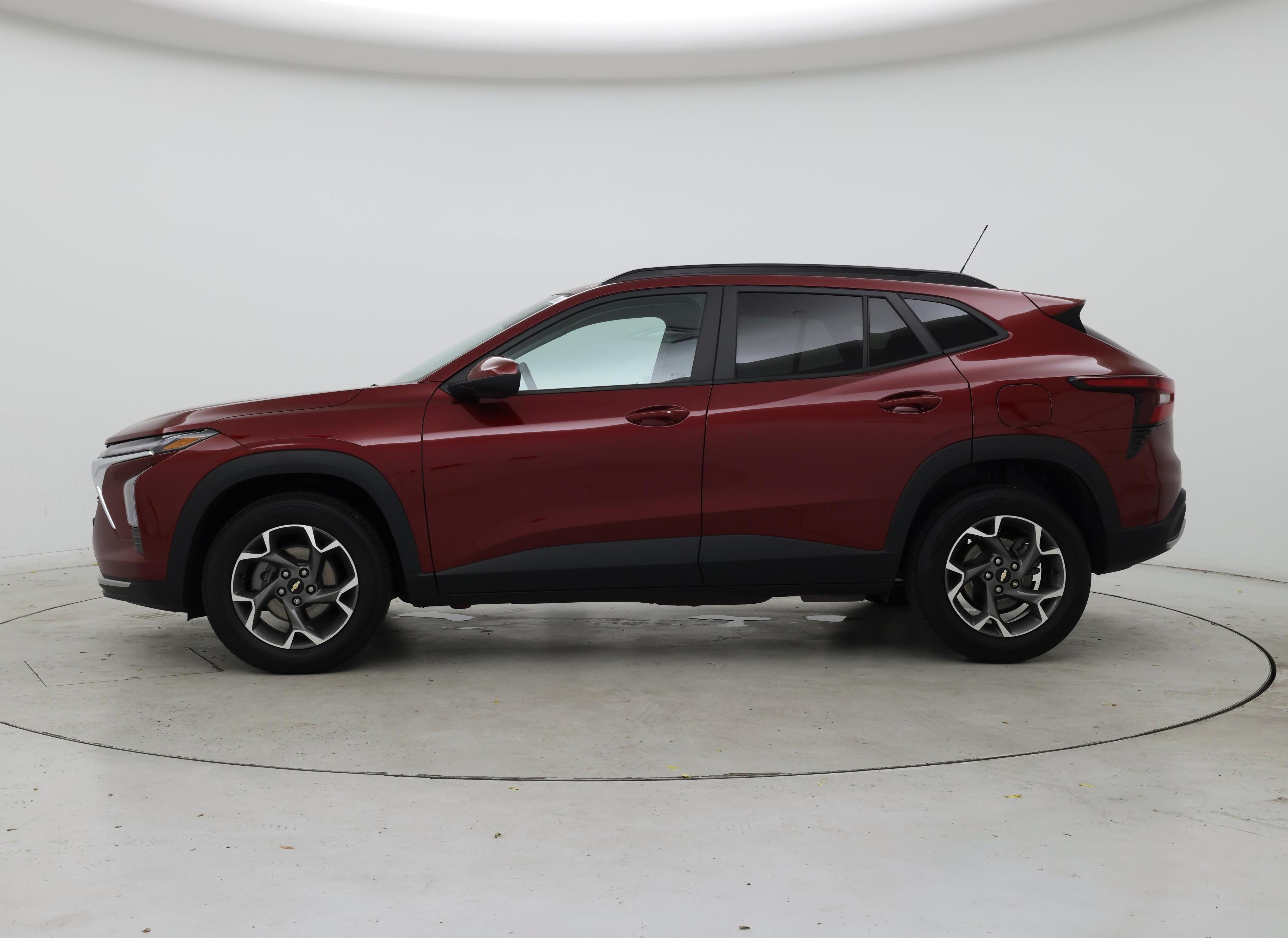 Thumbnail: 2024 Chevrolet Trax - 3