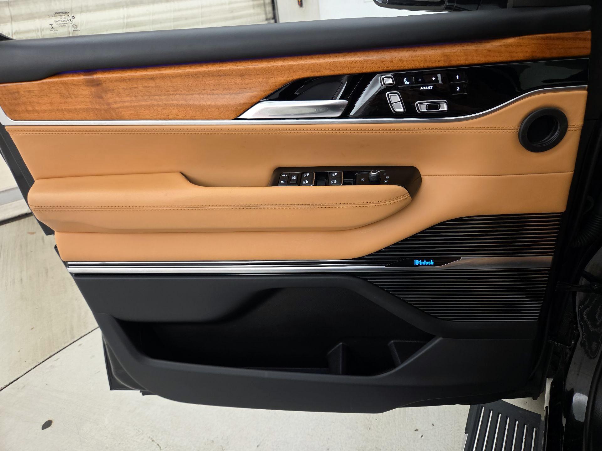 Thumbnail: 2022 Jeep Grand Wagoneer - 12