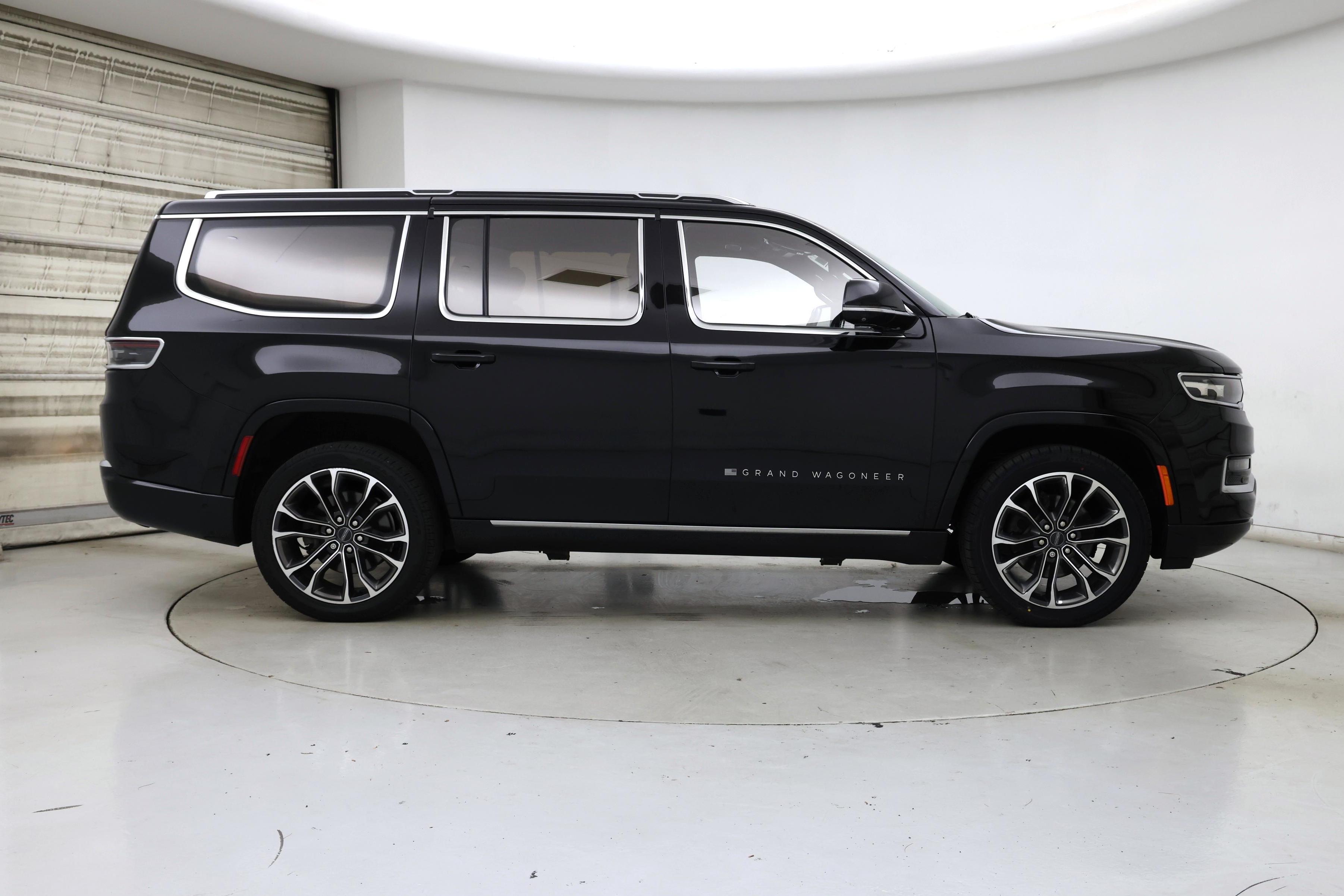 Thumbnail: 2022 Jeep Grand Wagoneer - 7