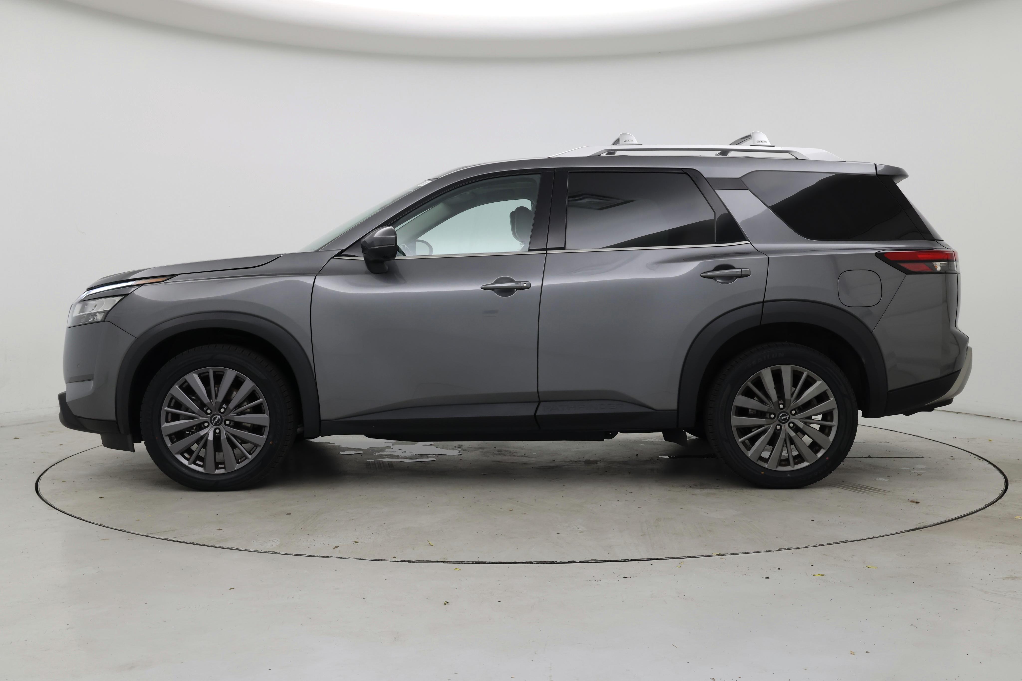 Thumbnail: 2023 Nissan Pathfinder - 3