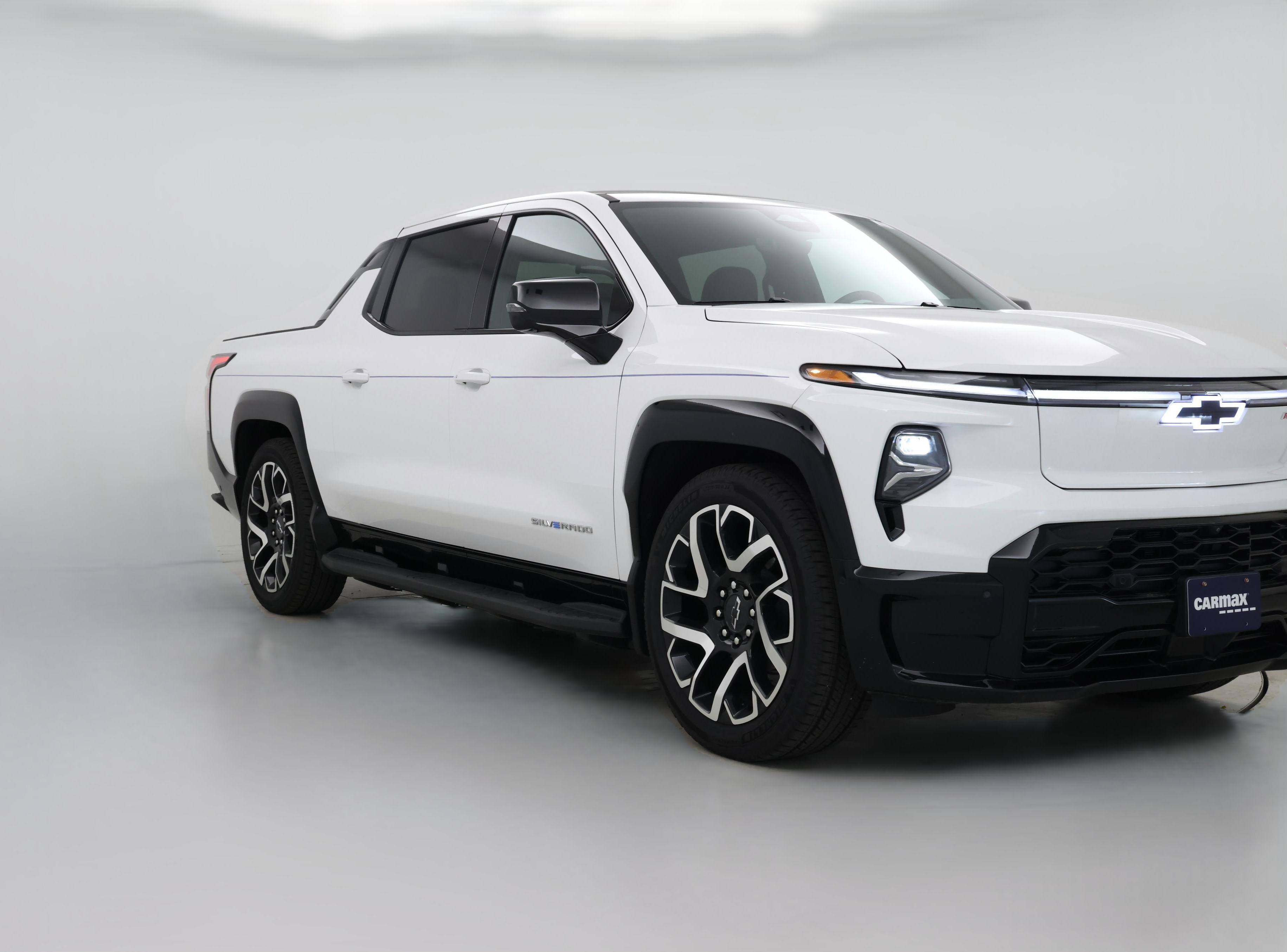 Thumbnail: 2024 Chevrolet Silverado EV - 1