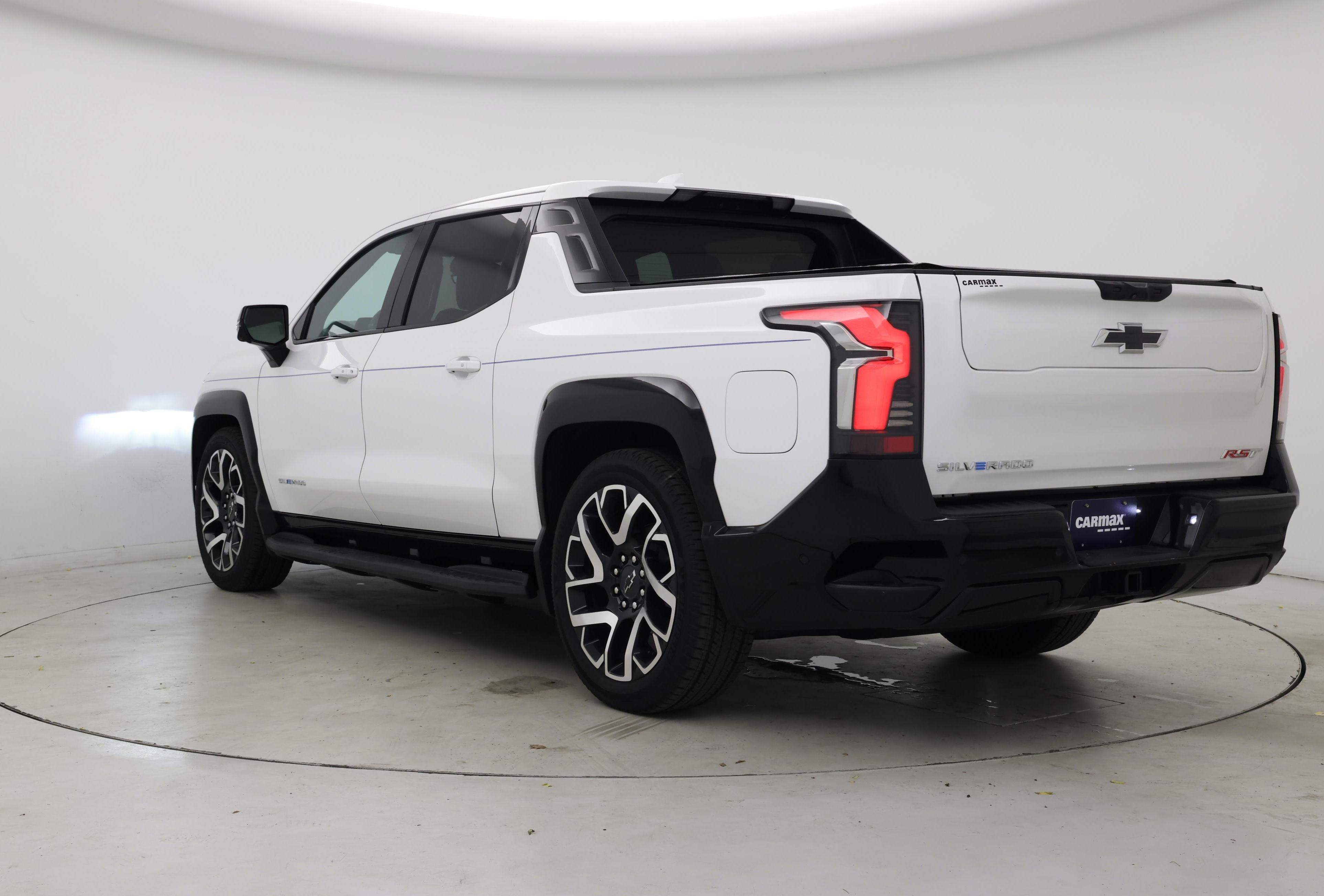 Thumbnail: 2024 Chevrolet Silverado EV - 2