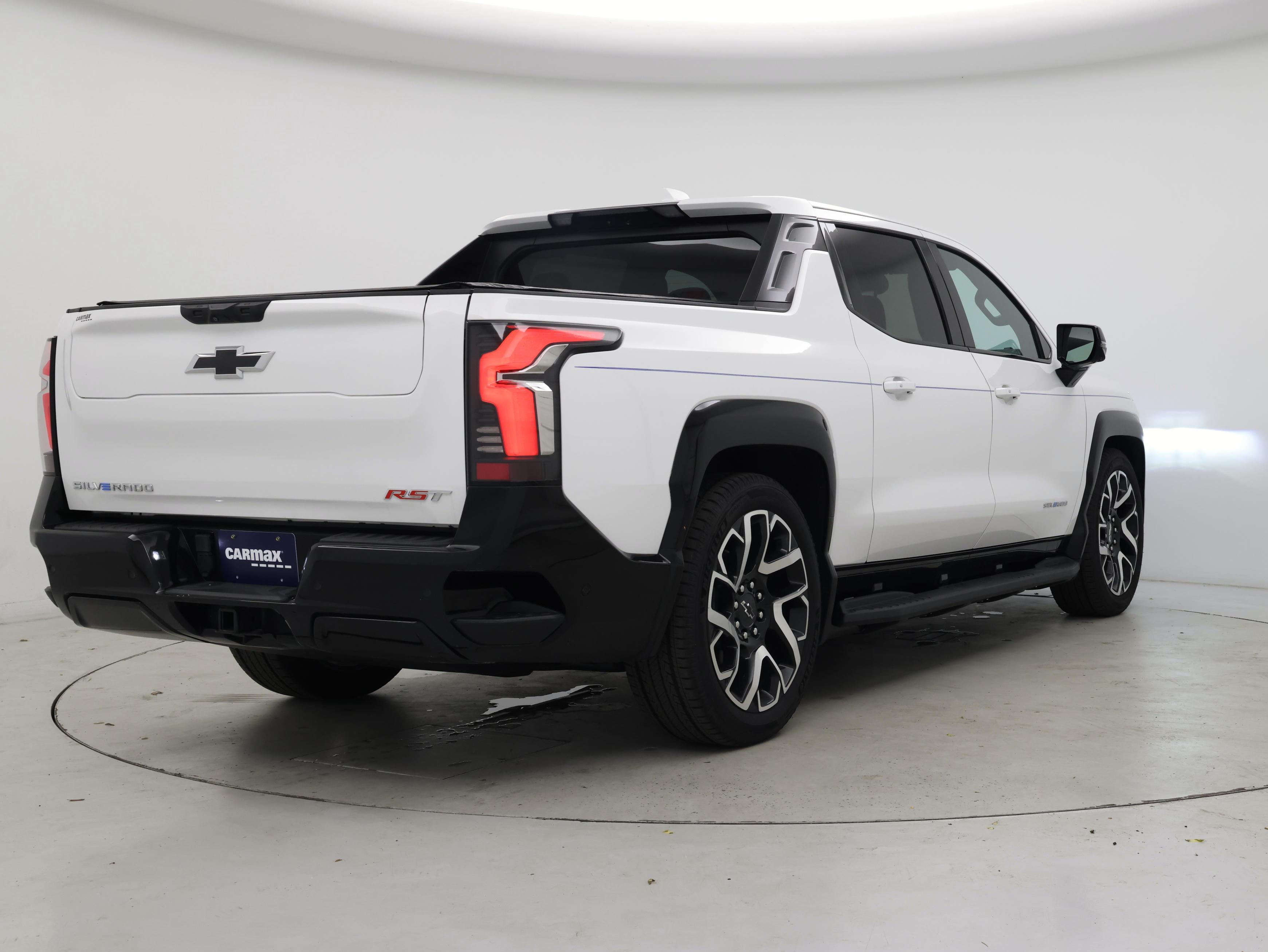 Thumbnail: 2024 Chevrolet Silverado EV - 8