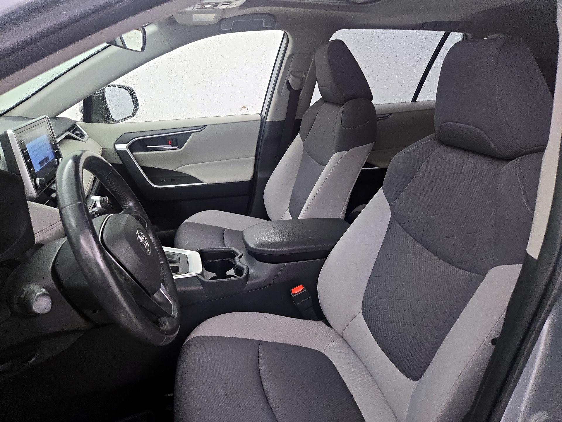 Thumbnail: 2019 Toyota RAV4 - 11