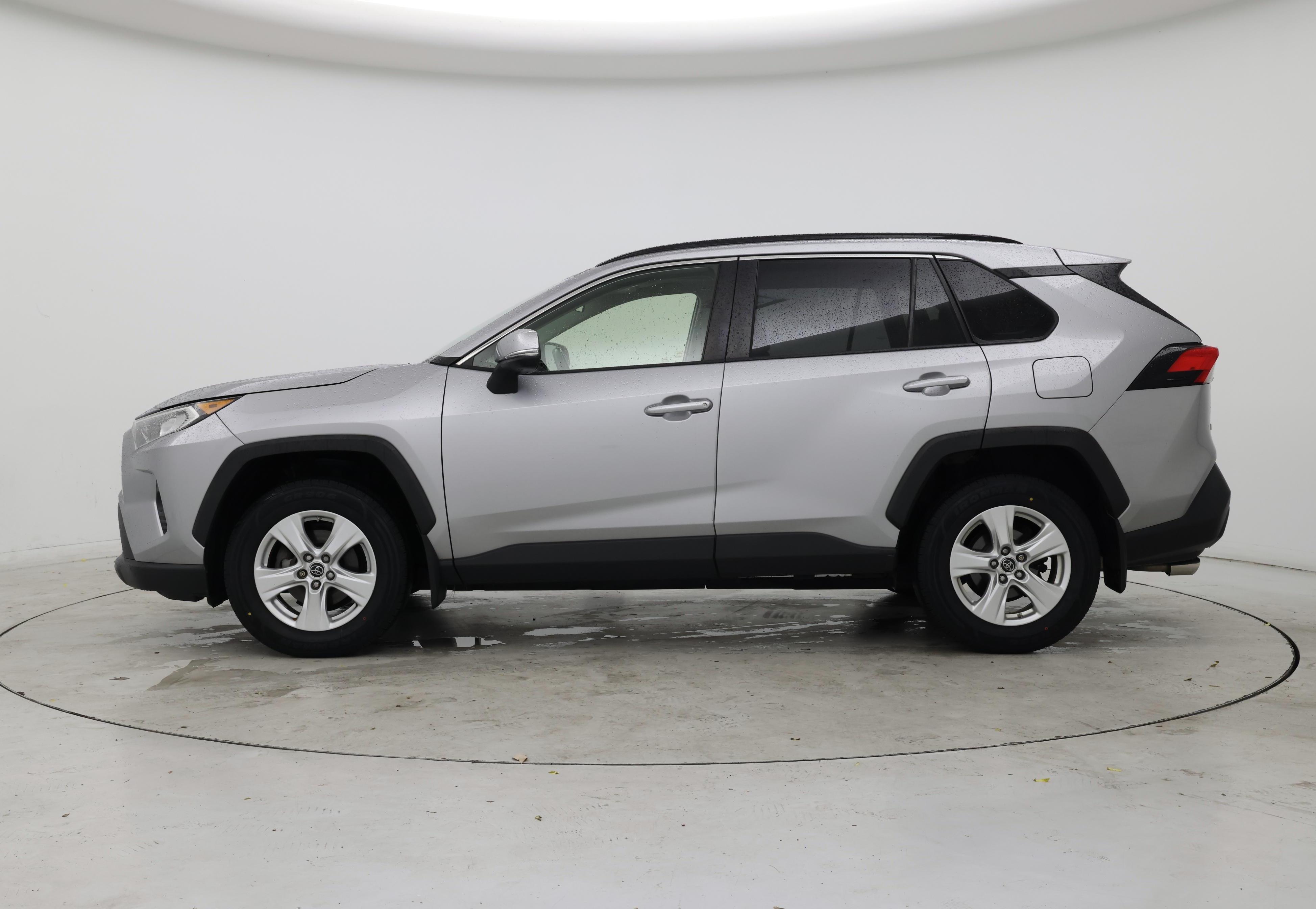Thumbnail: 2019 Toyota RAV4 - 3