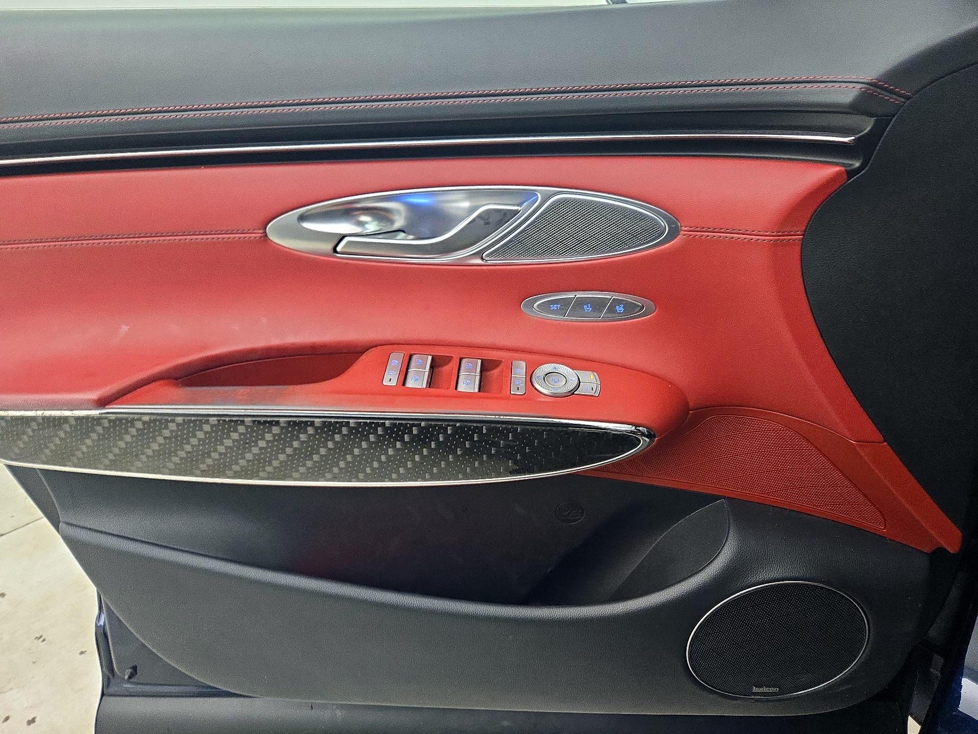 Thumbnail: 2022 Genesis GV70 - 12