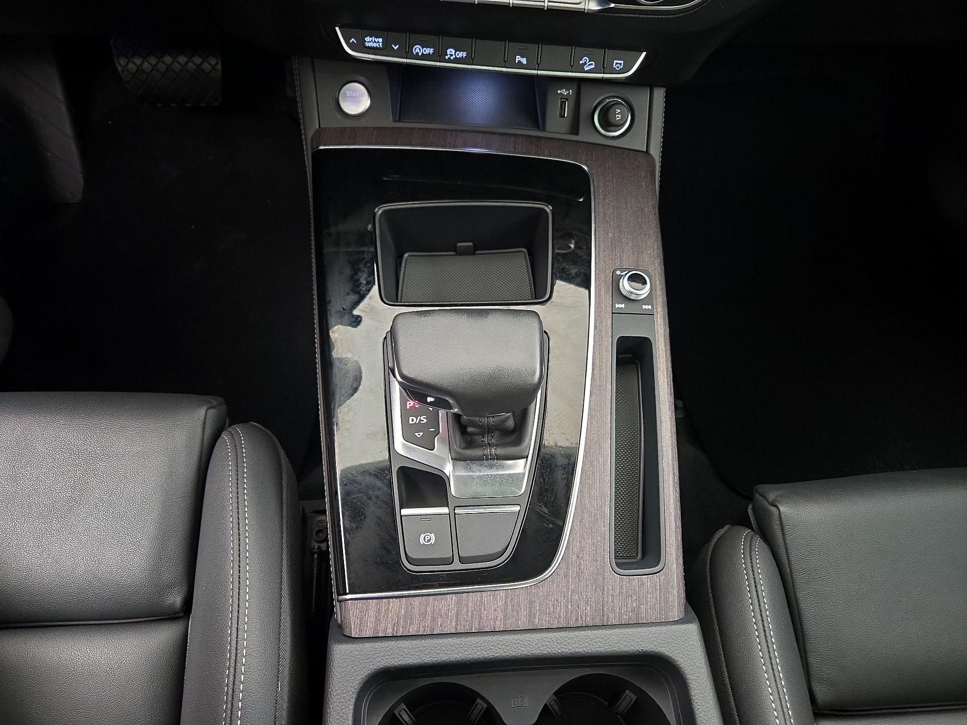Thumbnail: 2025 Audi Q5 - 16