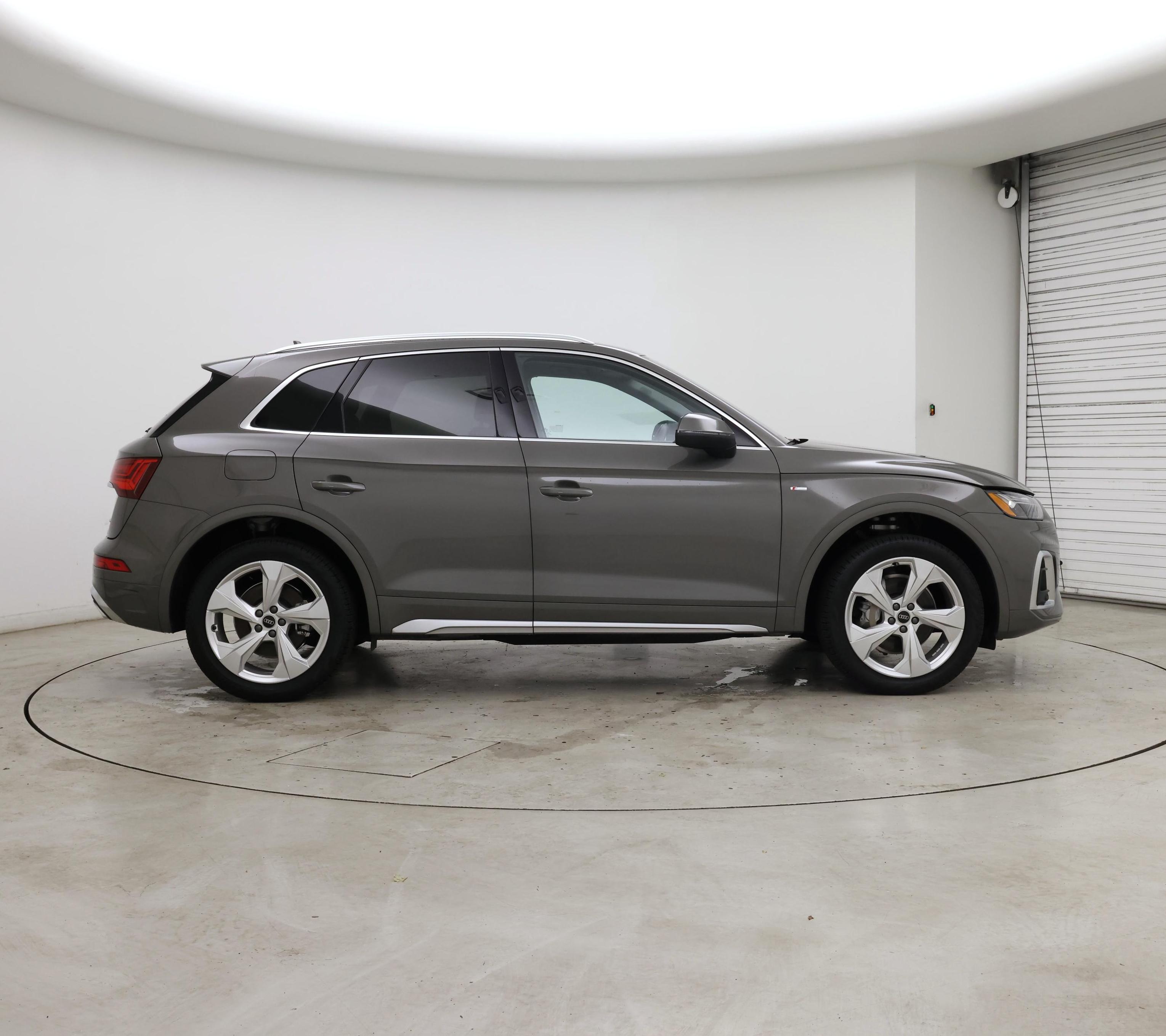 Thumbnail: 2025 Audi Q5 - 7