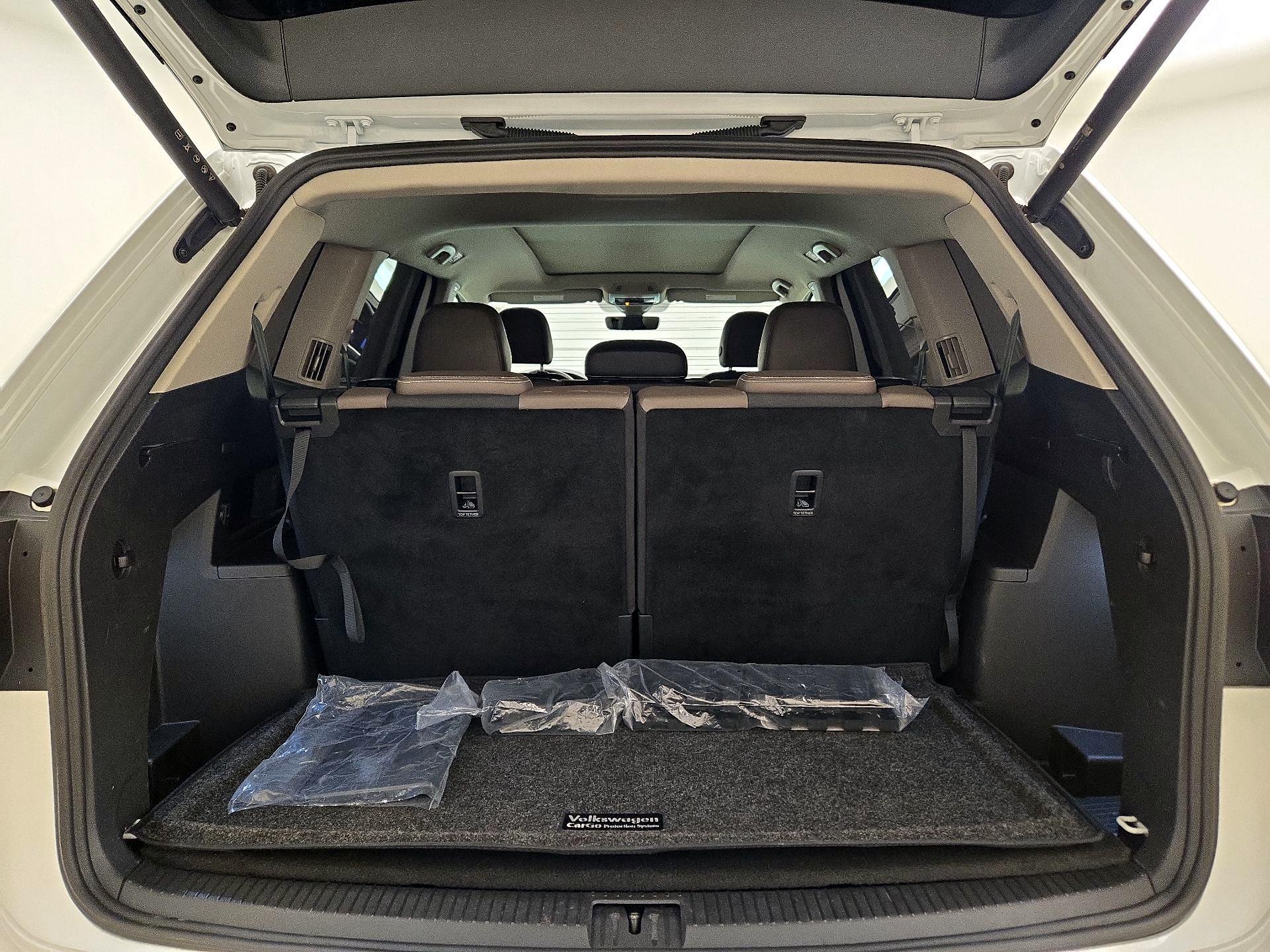 Thumbnail: 2024 Volkswagen Atlas - 17