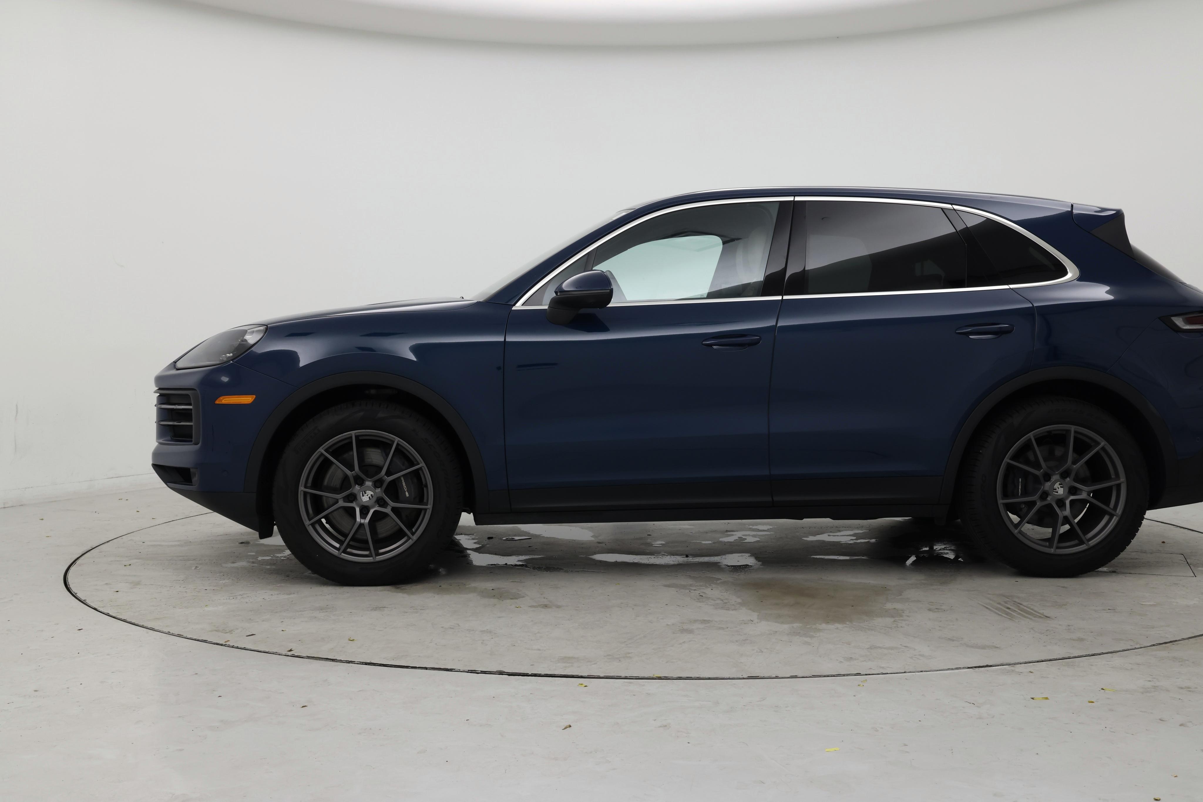 Thumbnail: 2025 Porsche Cayenne - 3