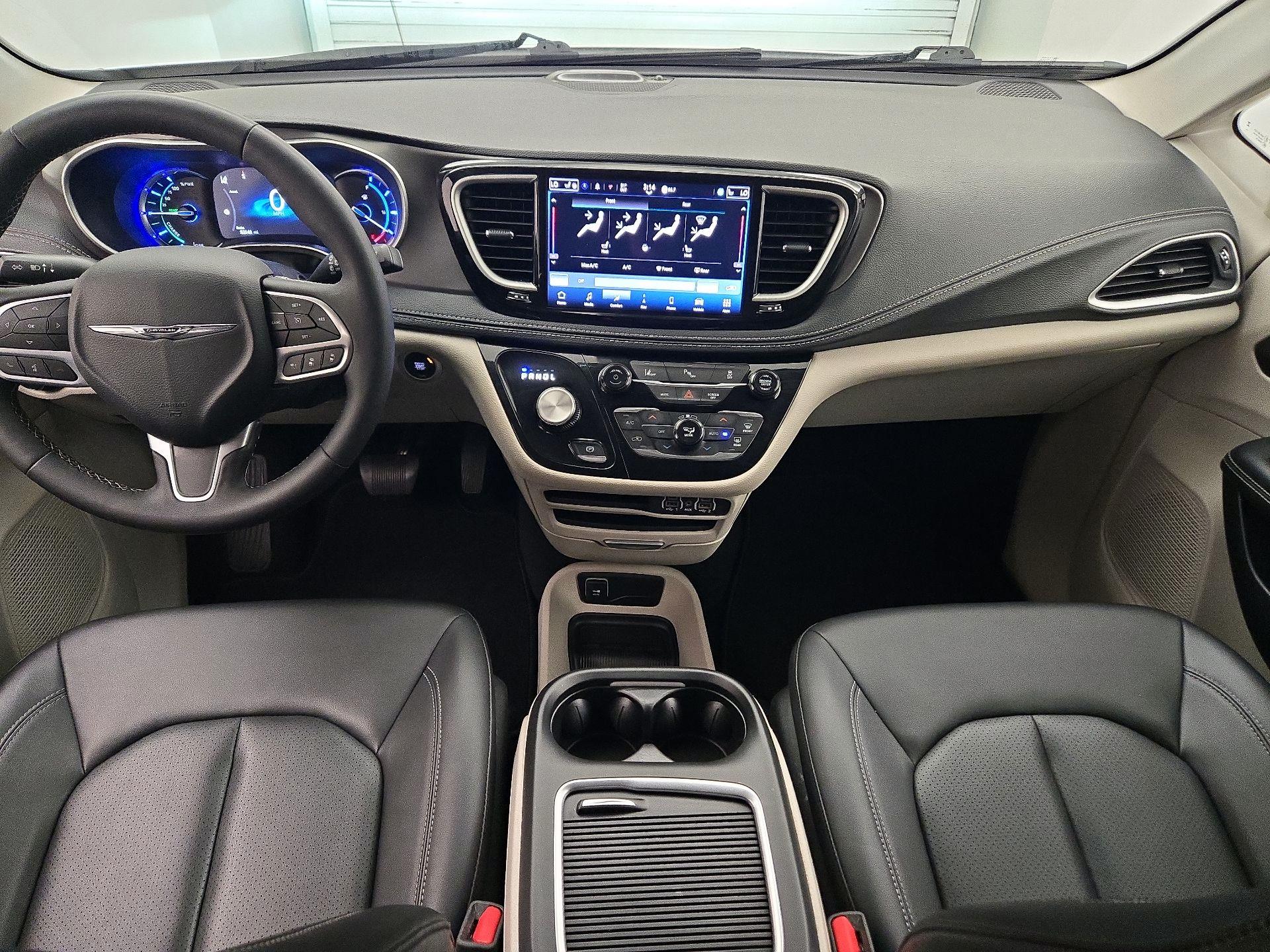 Thumbnail: 2024 Chrysler Pacifica - 9